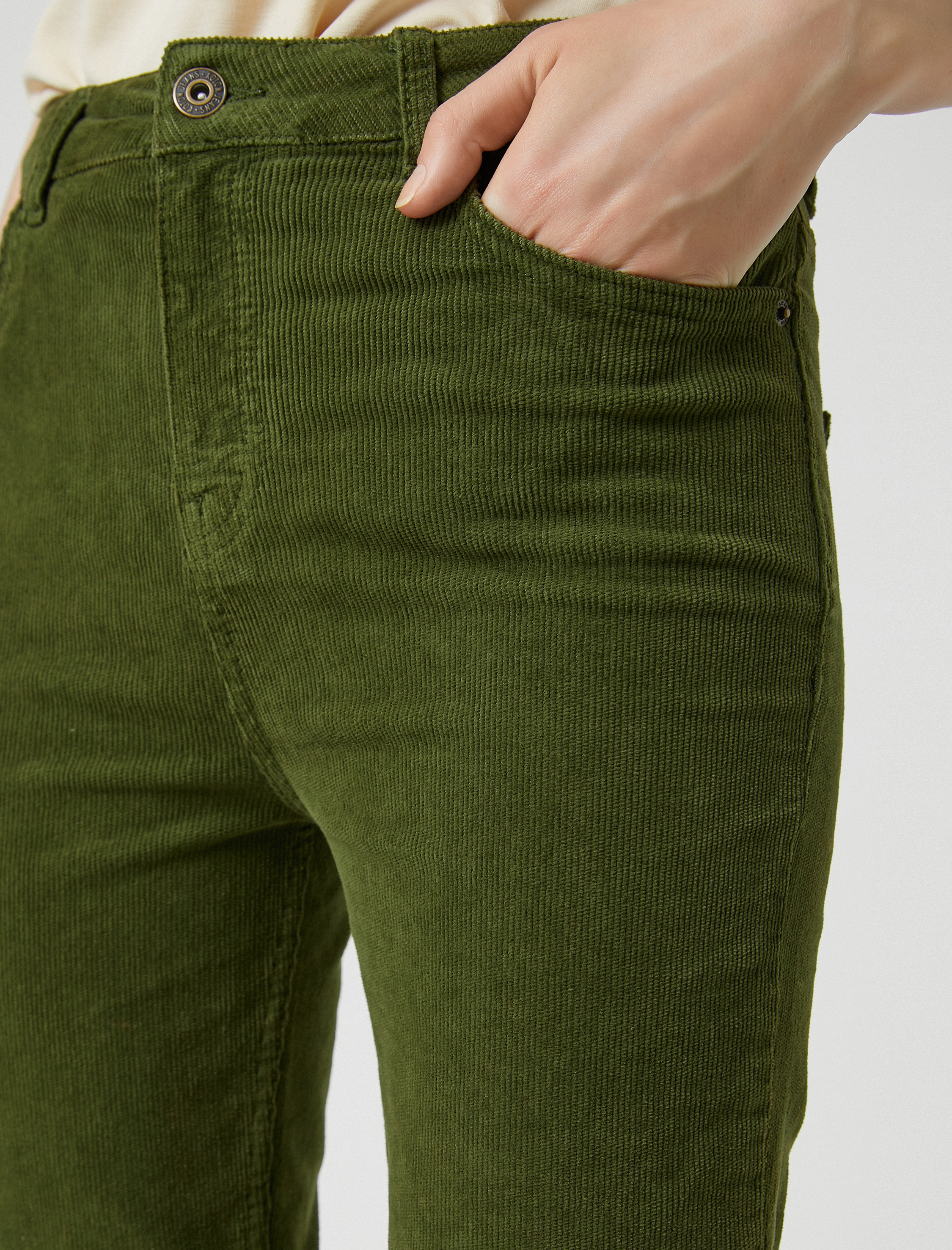   İspanyol Crop Paça Kadife Pantolon Dar Kesim