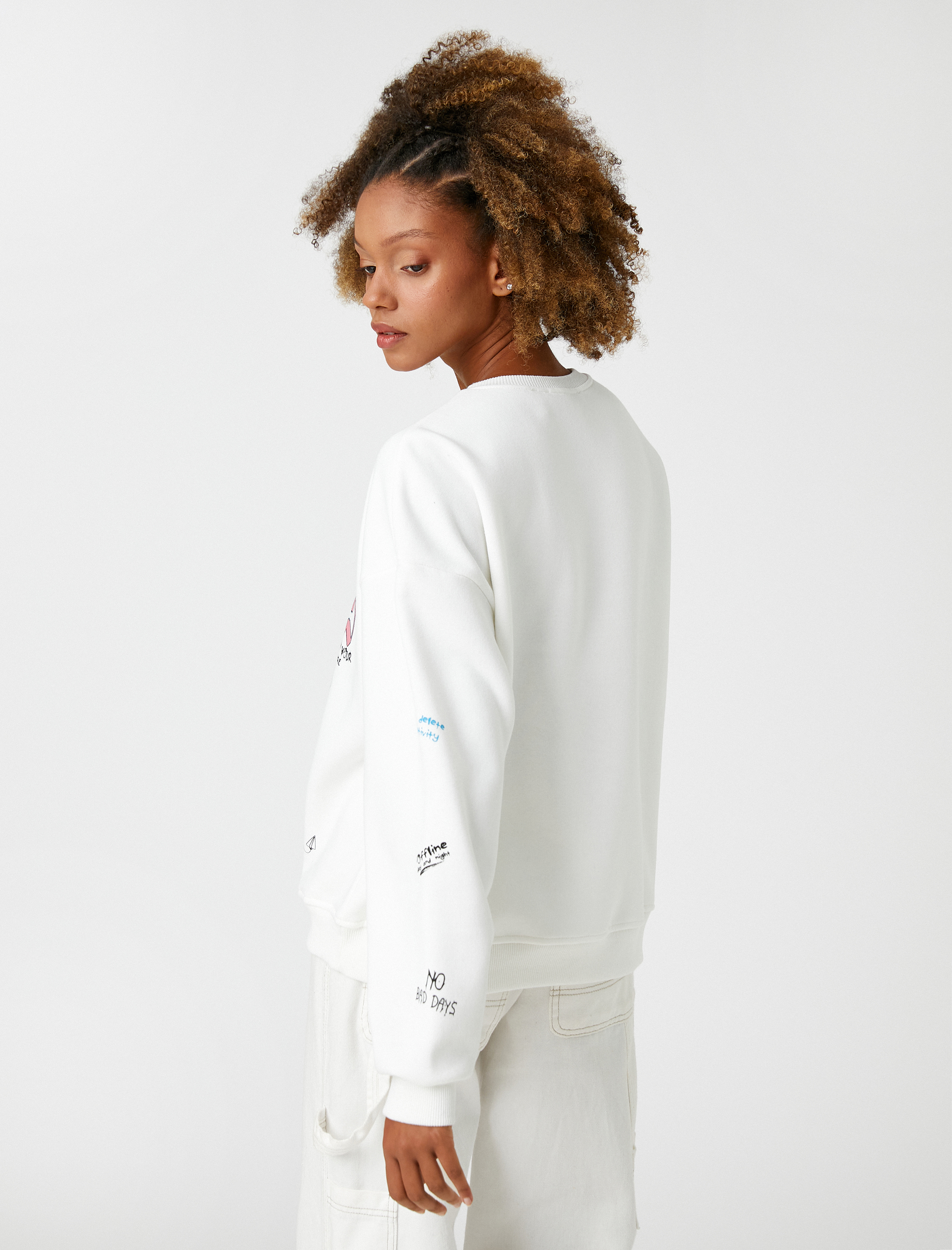   Şardonlu Anime Sweatshirt Bisiklet Yaka Uzun Kollu Rahat Kesim