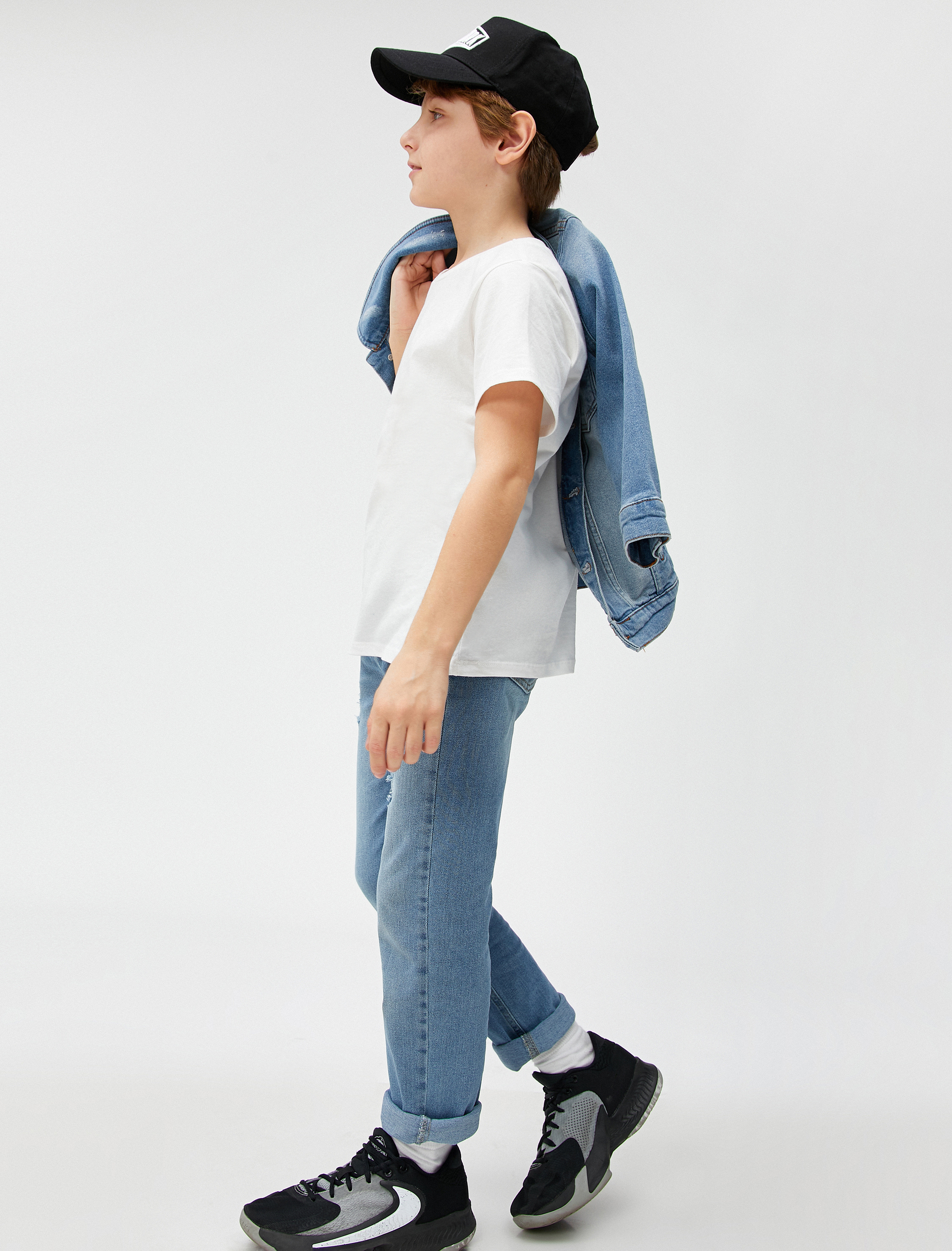  Erkek Çocuk Kot Pantolon Yıpratılmış Detaylı Pamuklu Cepli - Slim Jean  Beli Ayarlanabilir Lastikli