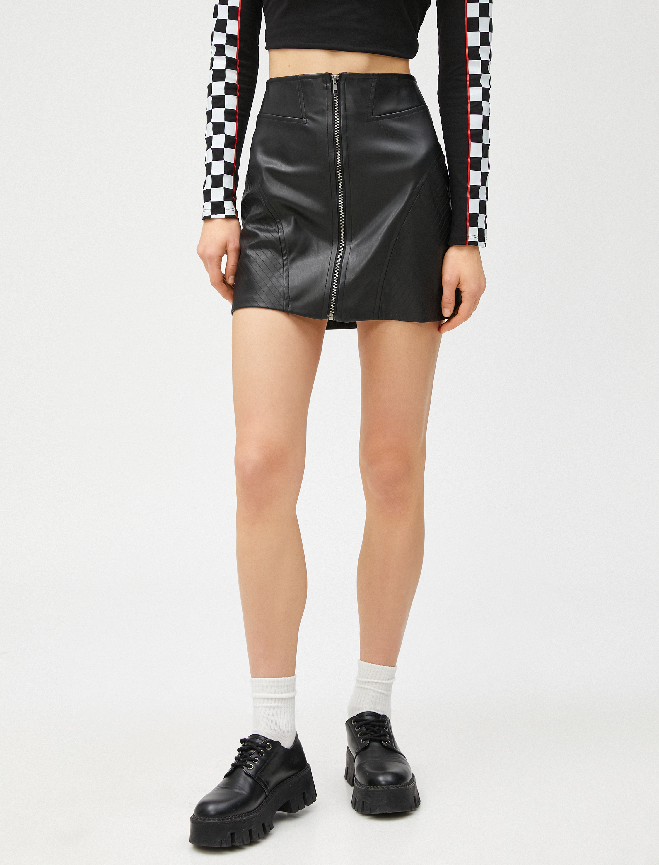   Mini Etek Deri Görünümlü Fermuar Detaylı