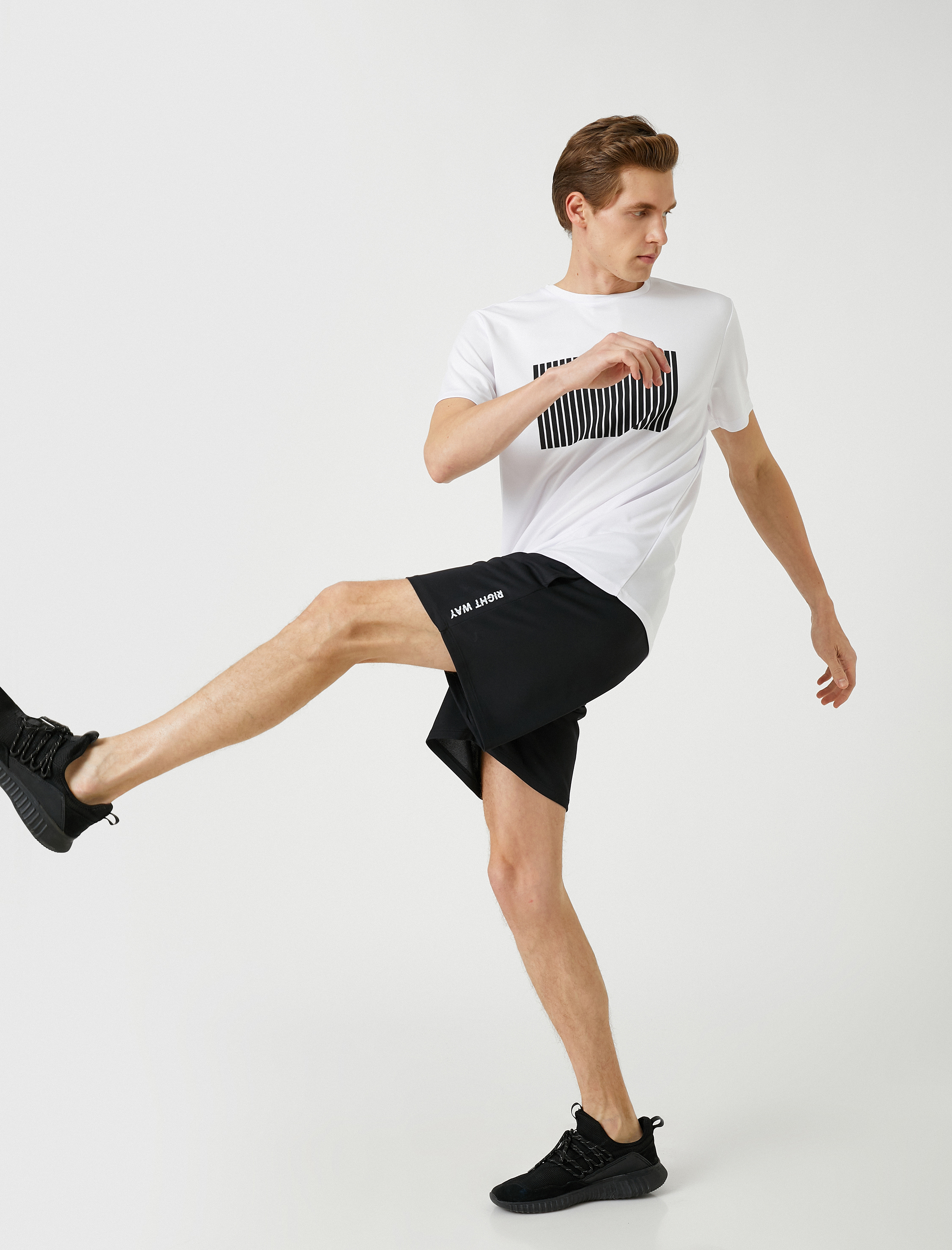   Spor Şort Beli Bağcıklı Slogan Baskılı Cep Detaylı