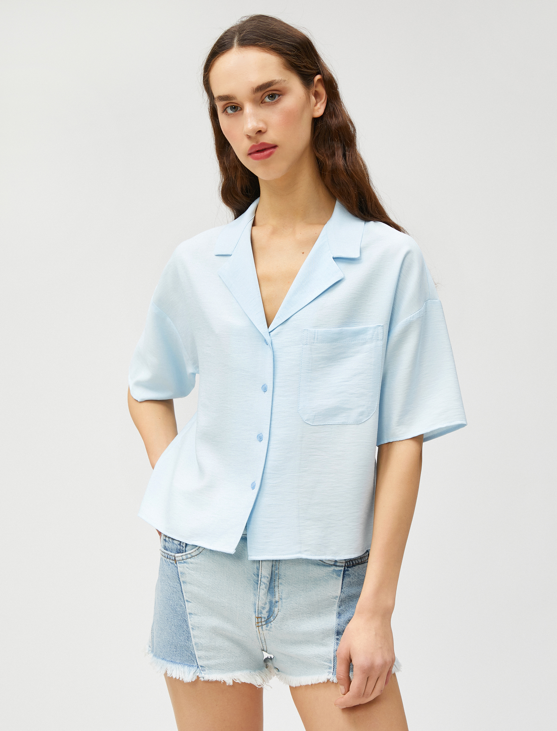   Kısa Kollu Gömlek Rahat Kesim Cep Detaylı Düğmeli