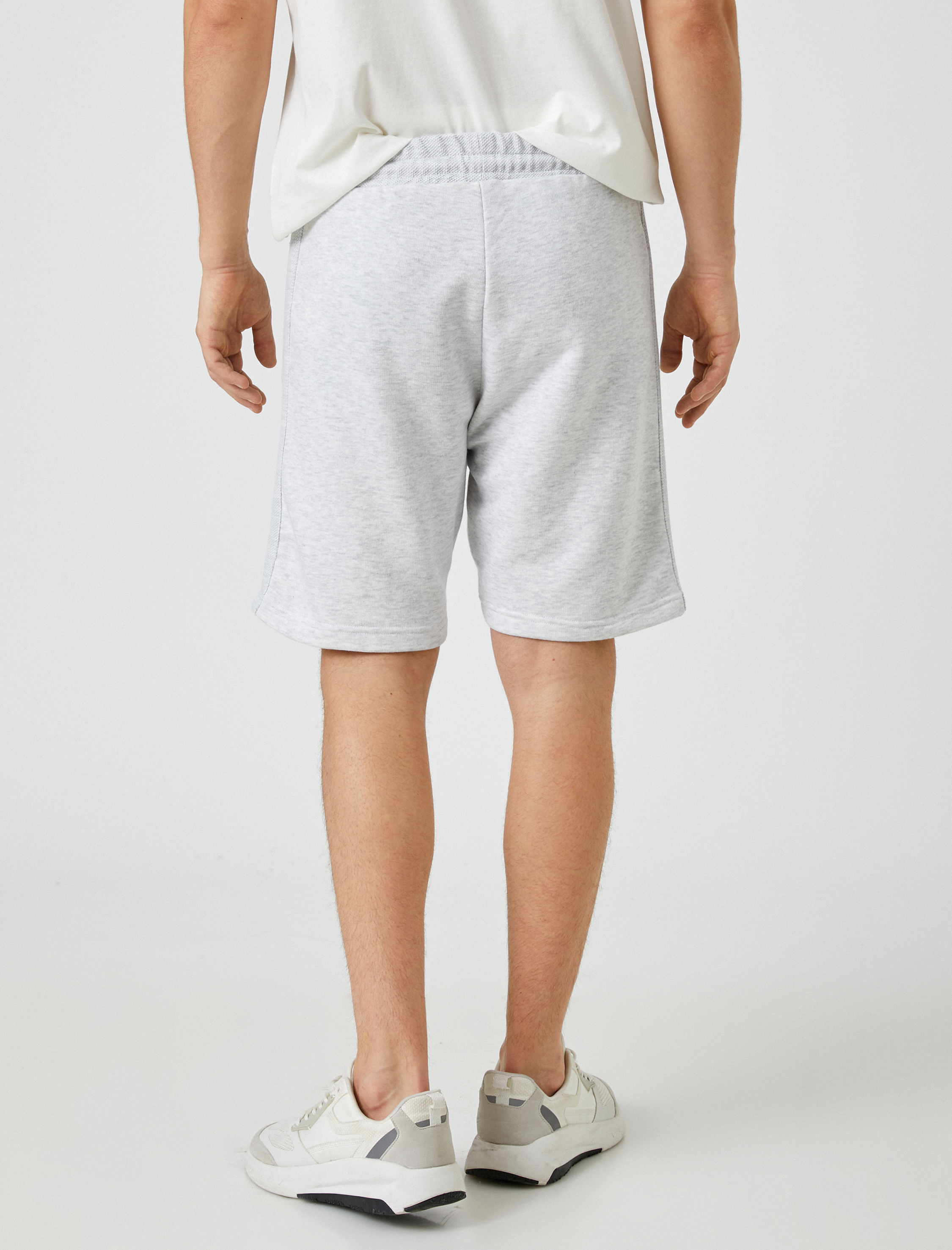   Beli Bağcıklı Şort Fermuar Cep Detaylı Dar Kesim