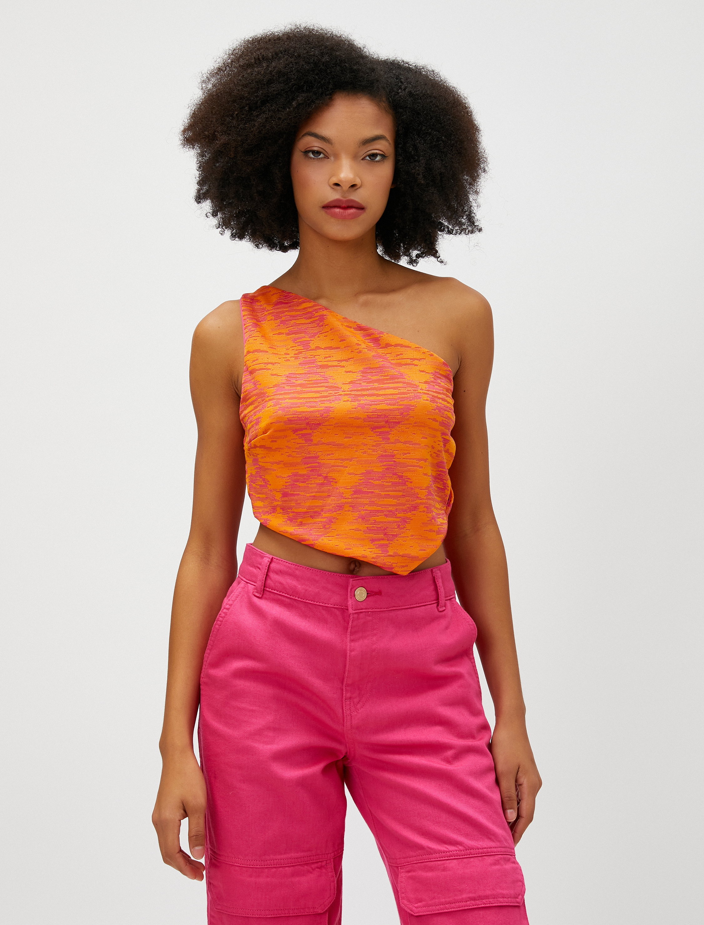   Crop Atlet Tek Omuz Asimetrik Kesim