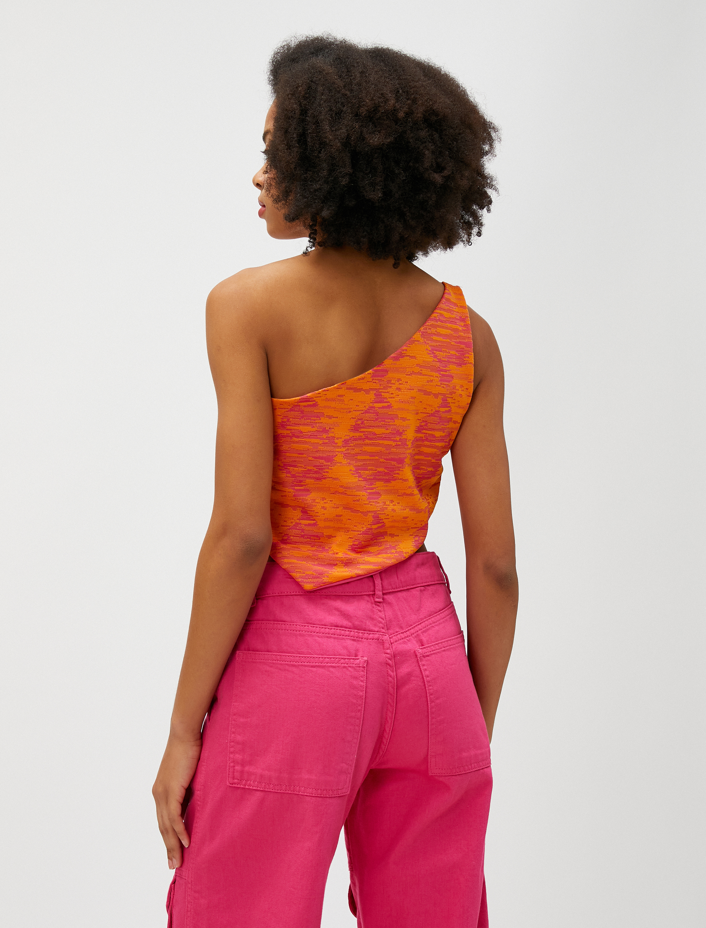   Crop Atlet Tek Omuz Asimetrik Kesim