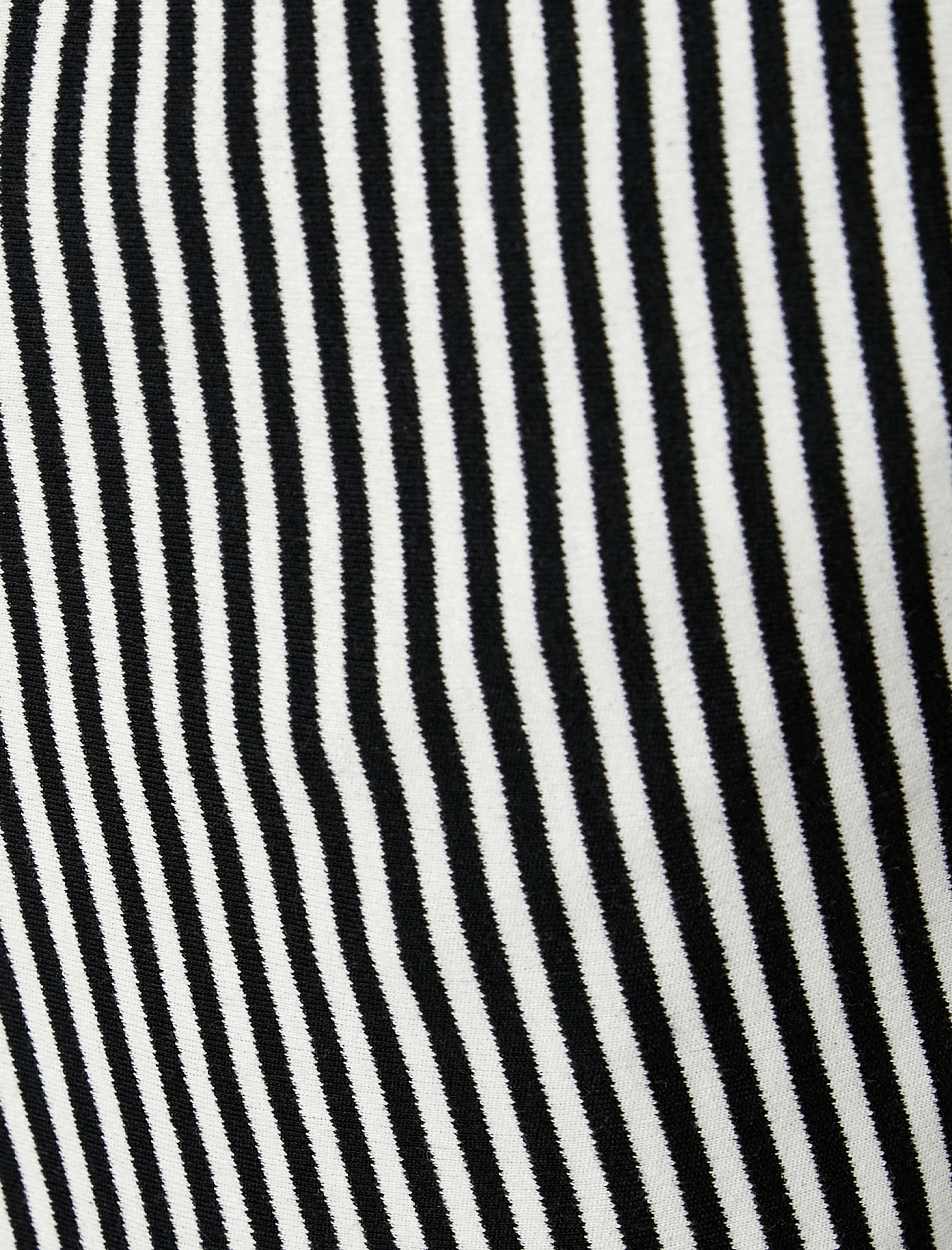   Bermuda Şort Etiket Baskılı Cep Detaylı Beli Bağcıklı