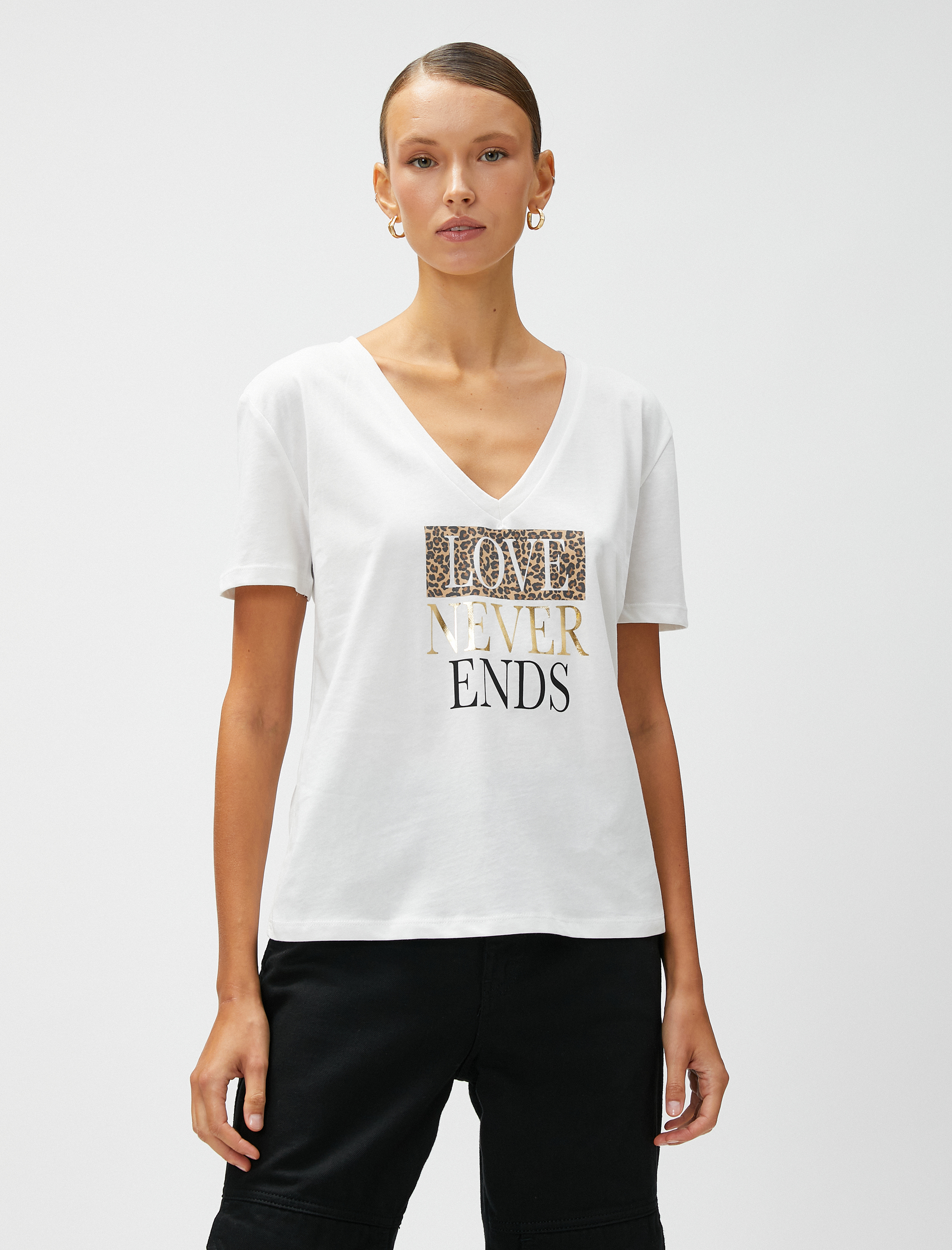   Tişört V Yaka Parlak Baskılı Pamuklu