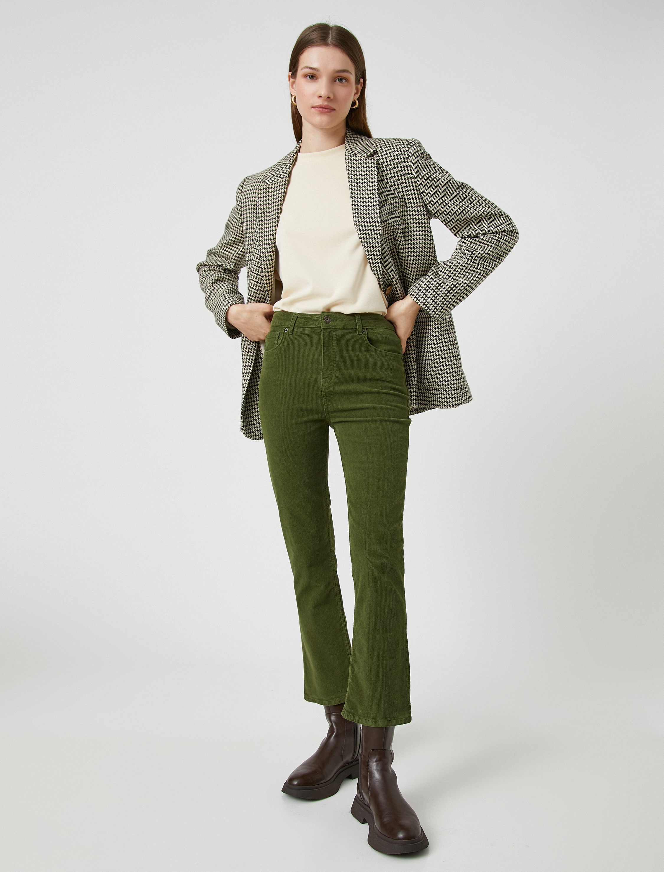   İspanyol Crop Paça Kadife Pantolon Dar Kesim