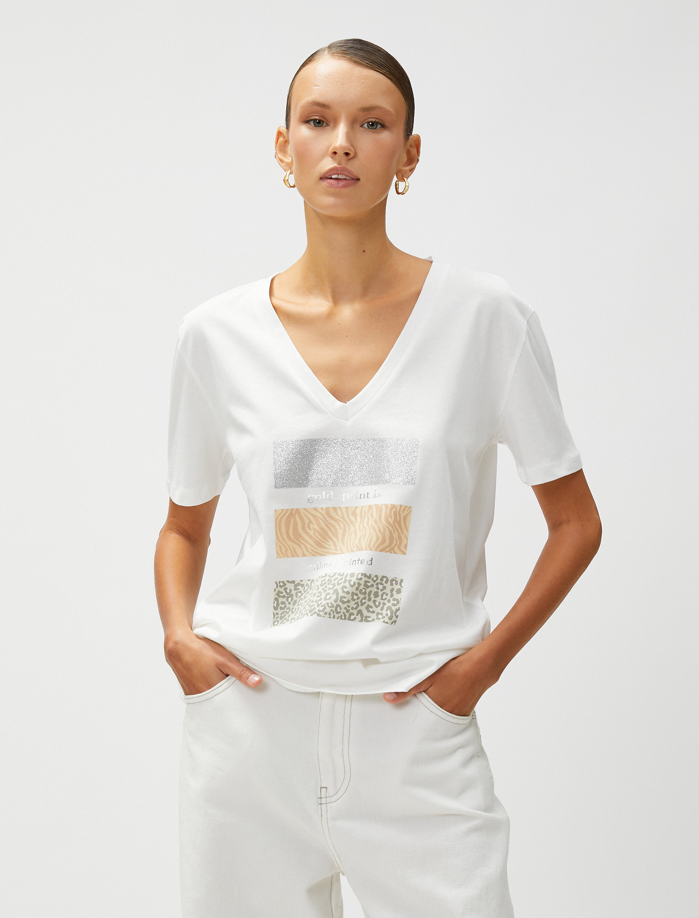   Tişört V Yaka Parlak Baskılı Pamuklu