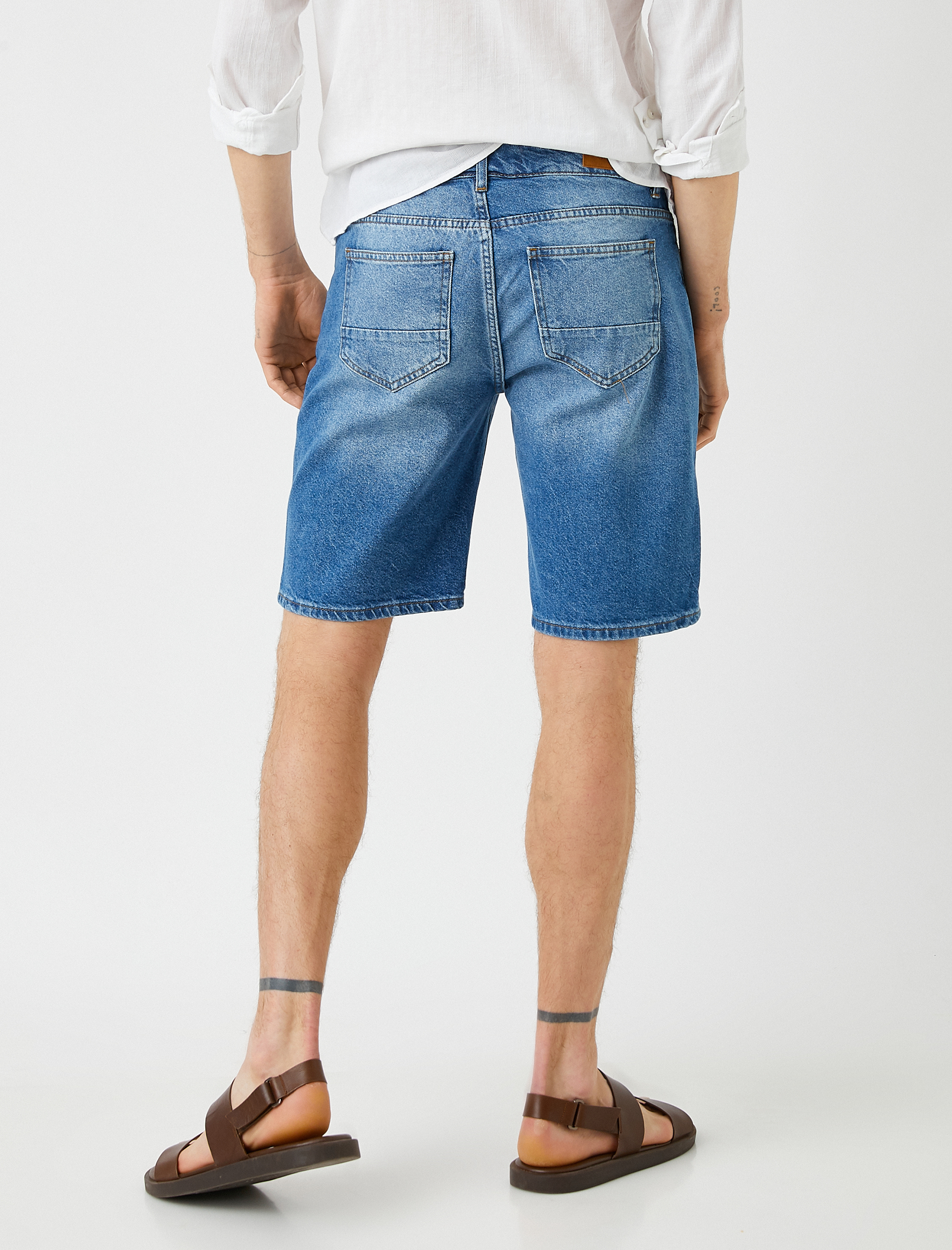   Eskitilmiş Kot Şort