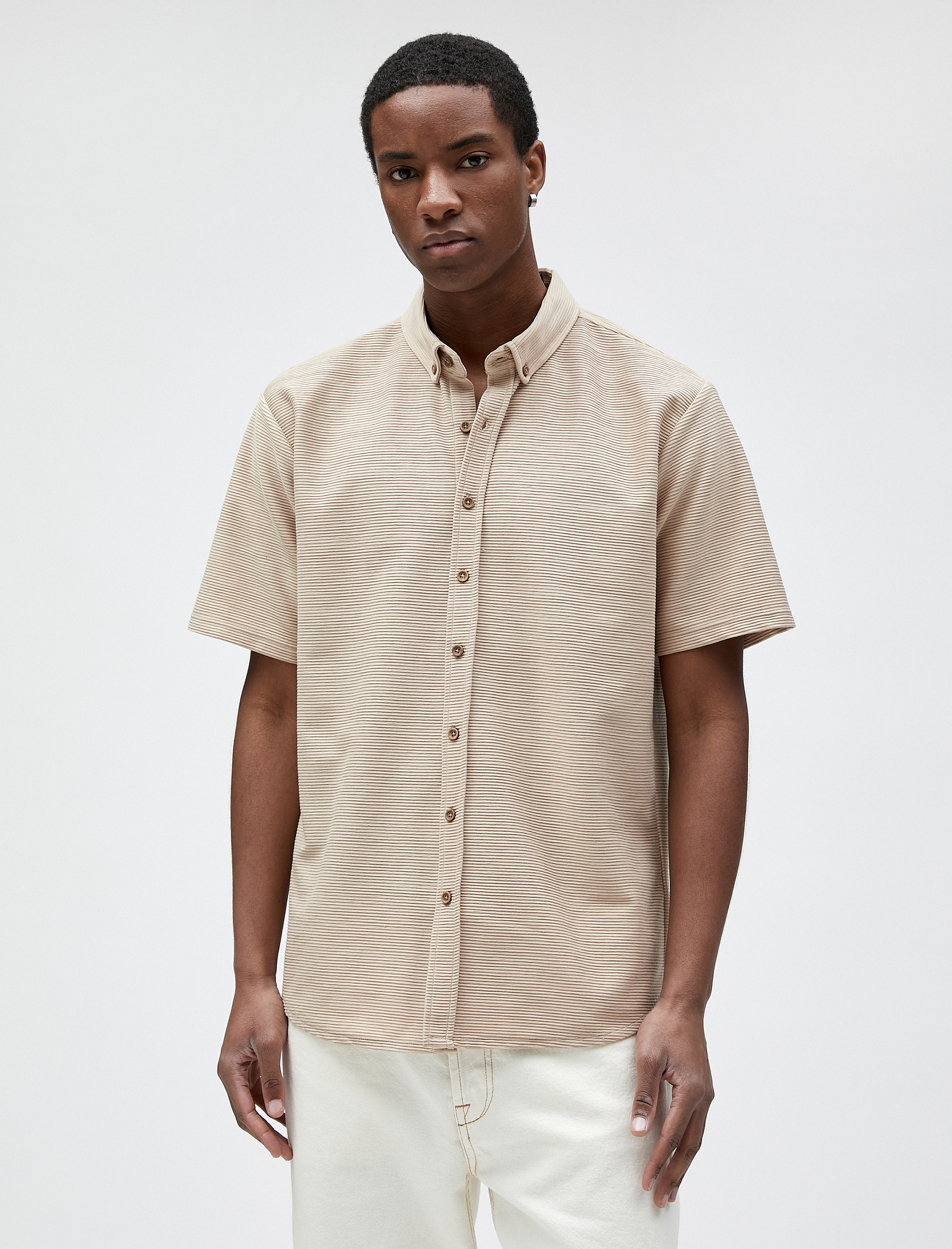   Basic Kısa Kollu Gömlek Dokulu Klasik Yaka Düğmeli