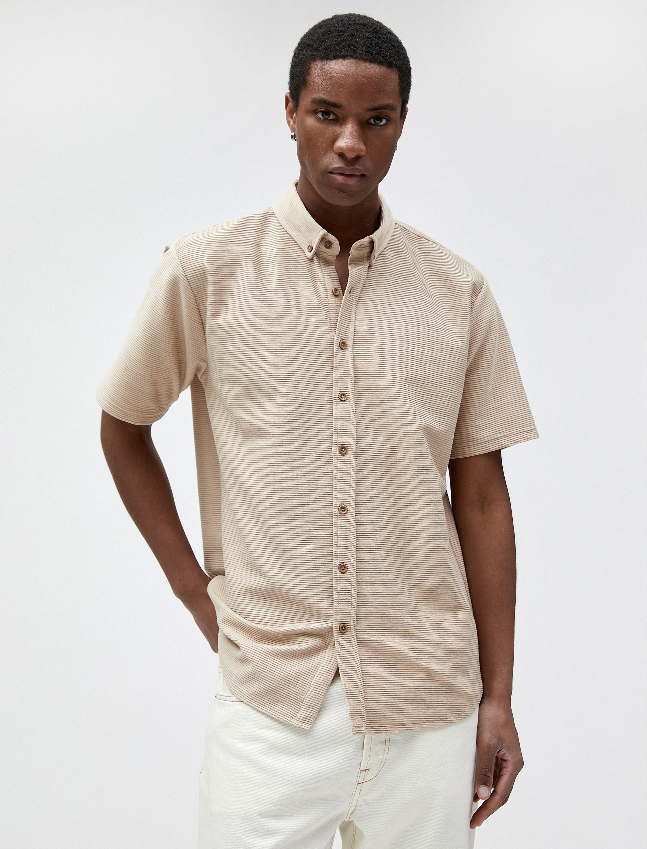   Basic Kısa Kollu Gömlek Dokulu Klasik Yaka Düğmeli