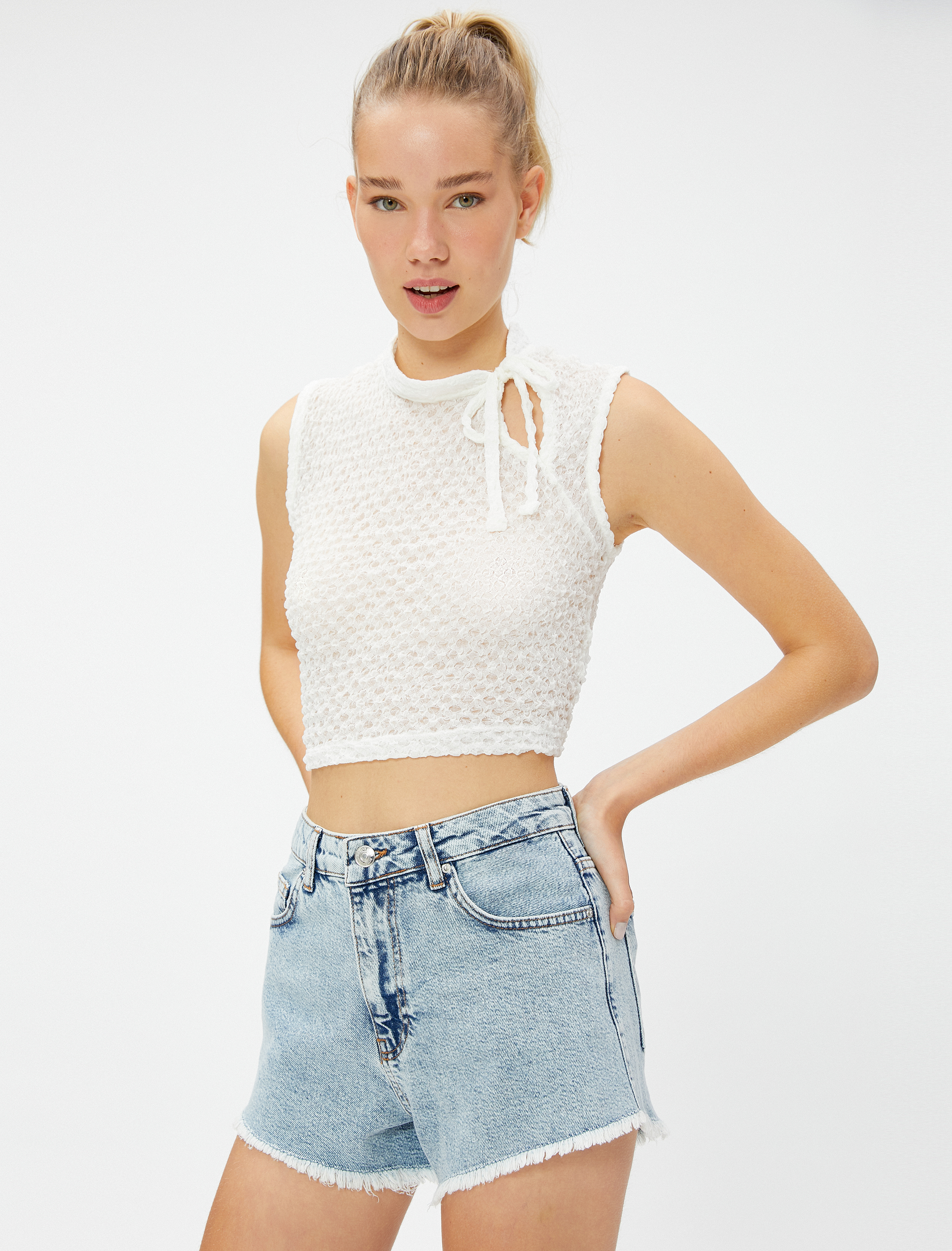   Crop Atlet Pencere Detaylı Bağlamalı Dokulu