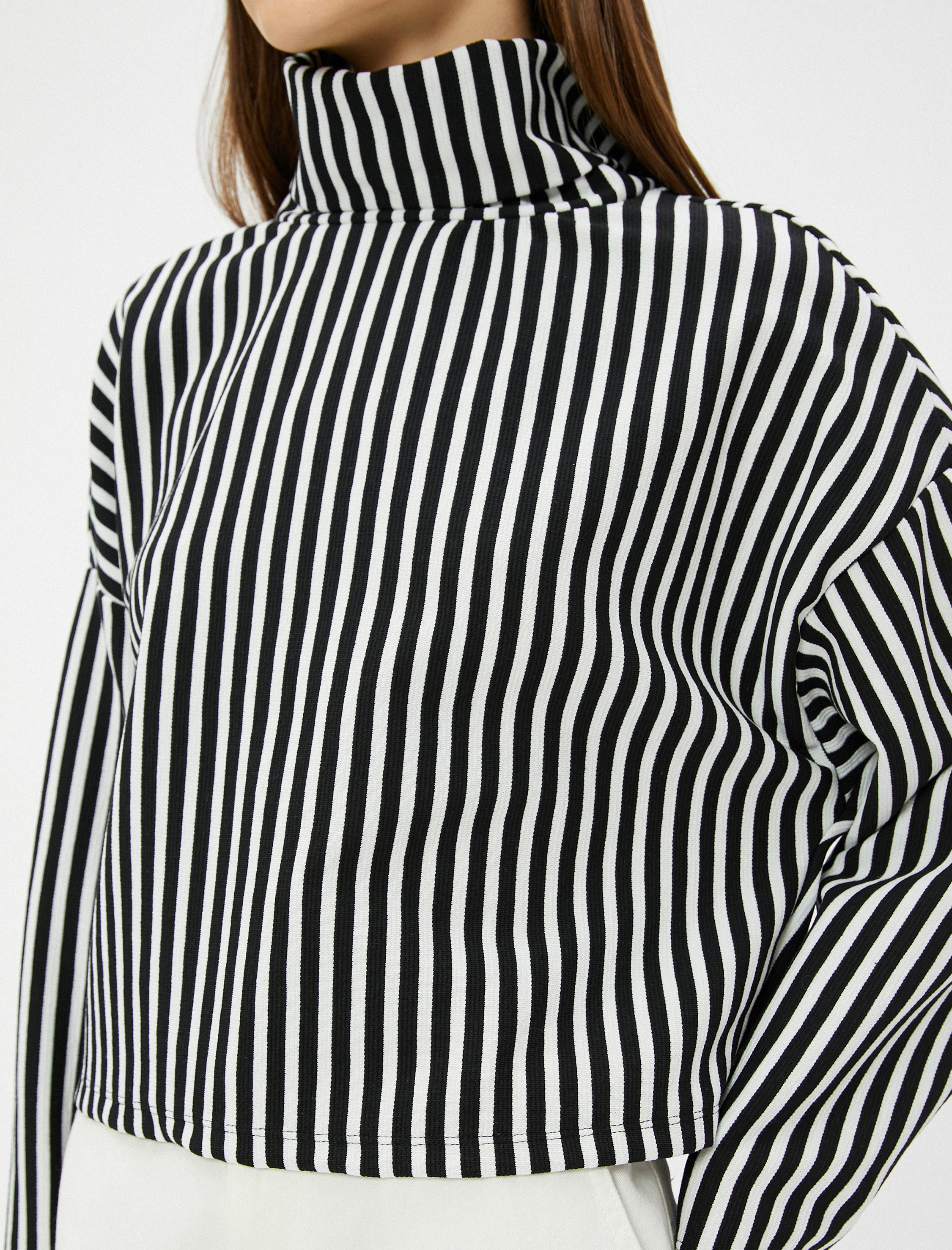   Oversize Sweatshirt Balıkçı Yaka