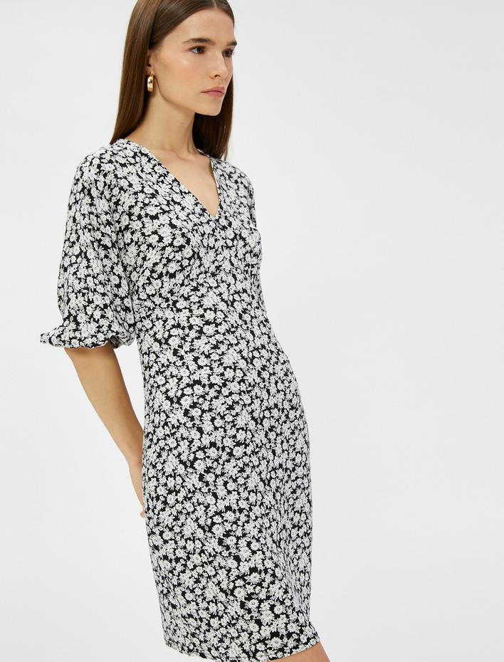  Mini Çiçekli Viskon Elbise V Yaka Kısa Kollu