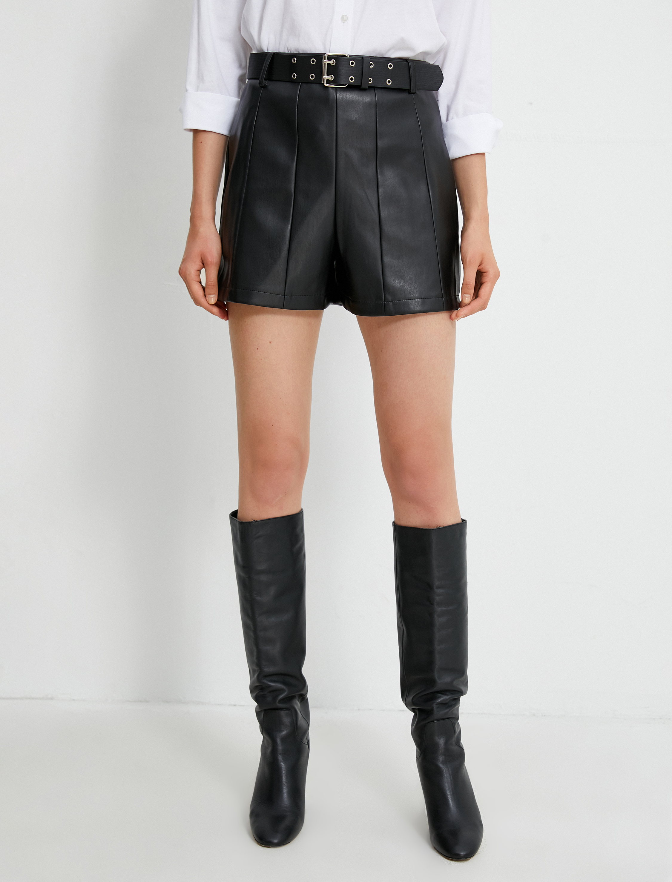   Suni Deri Şort Mini Kemer Detaylı