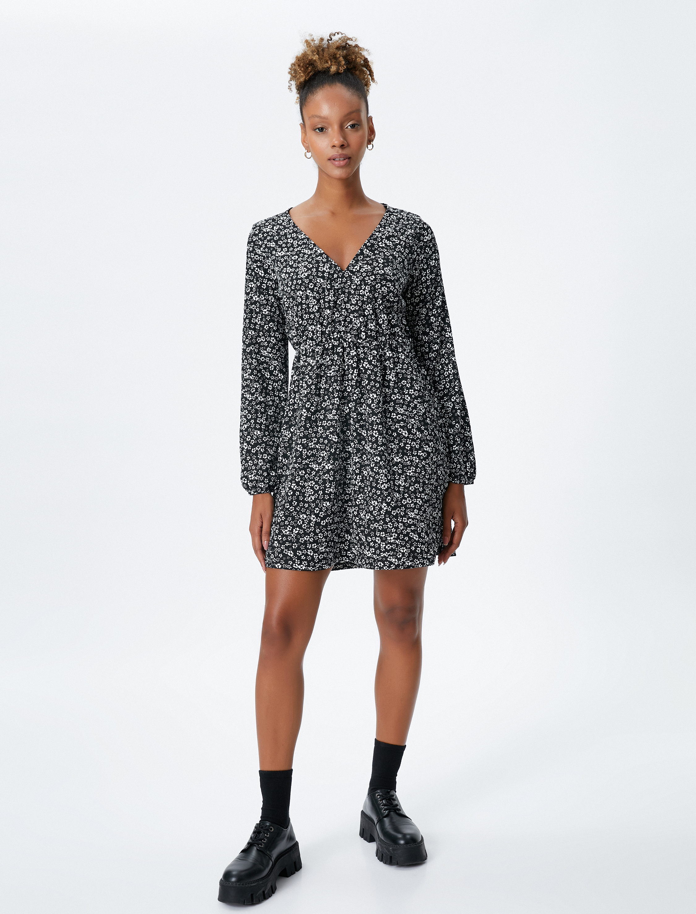   Çiçekli Mini Elbise Uzun Kollu V Yaka Bürümcük