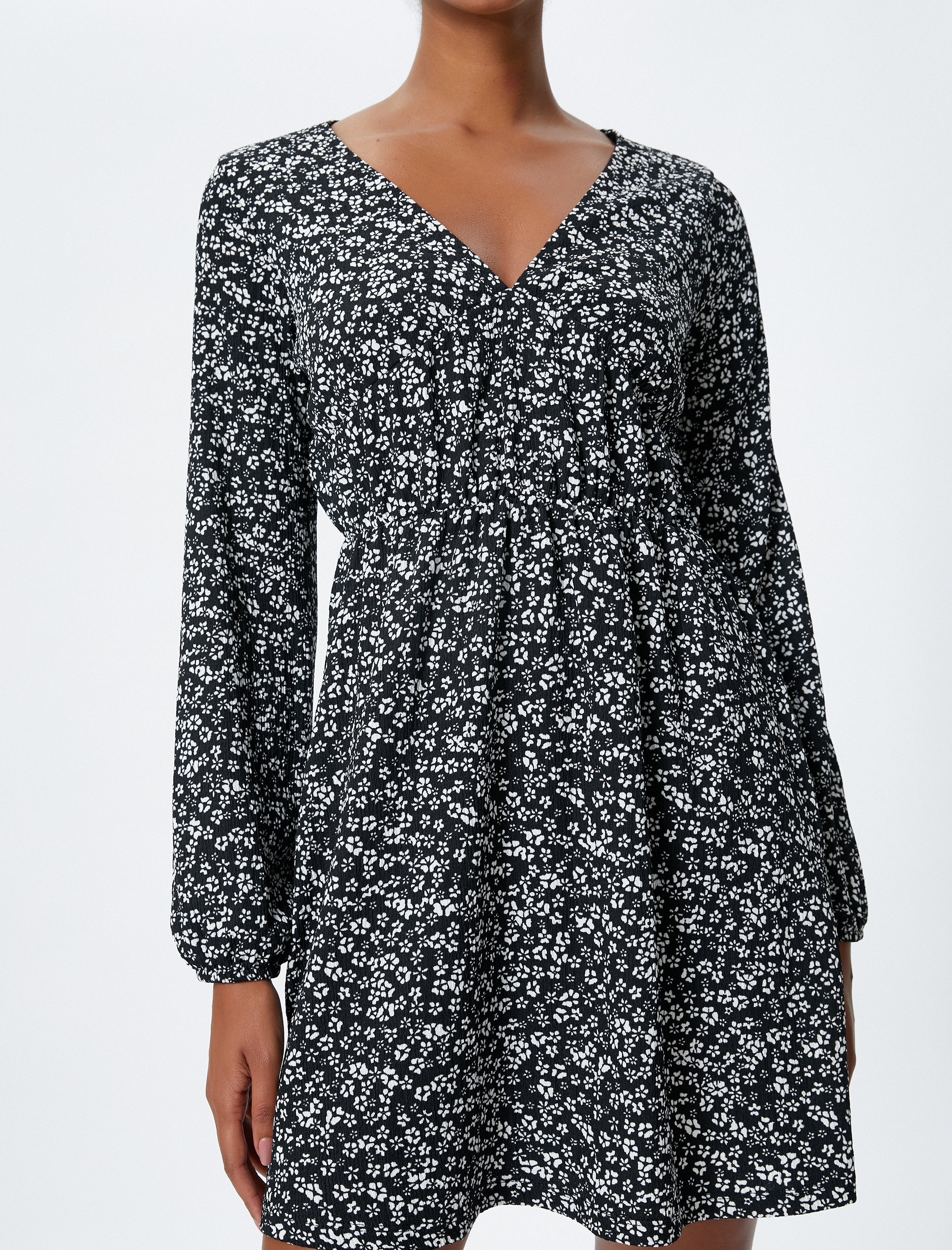   Çiçekli Mini Elbise Uzun Kollu V Yaka Bürümcük