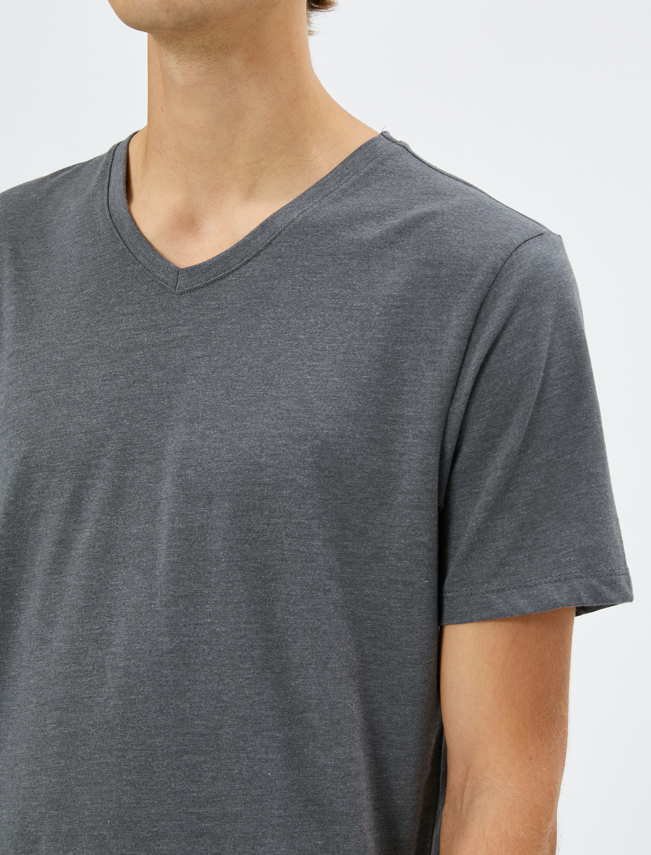   V Yaka Tişört Basic Kısa Kollu Pamuklu