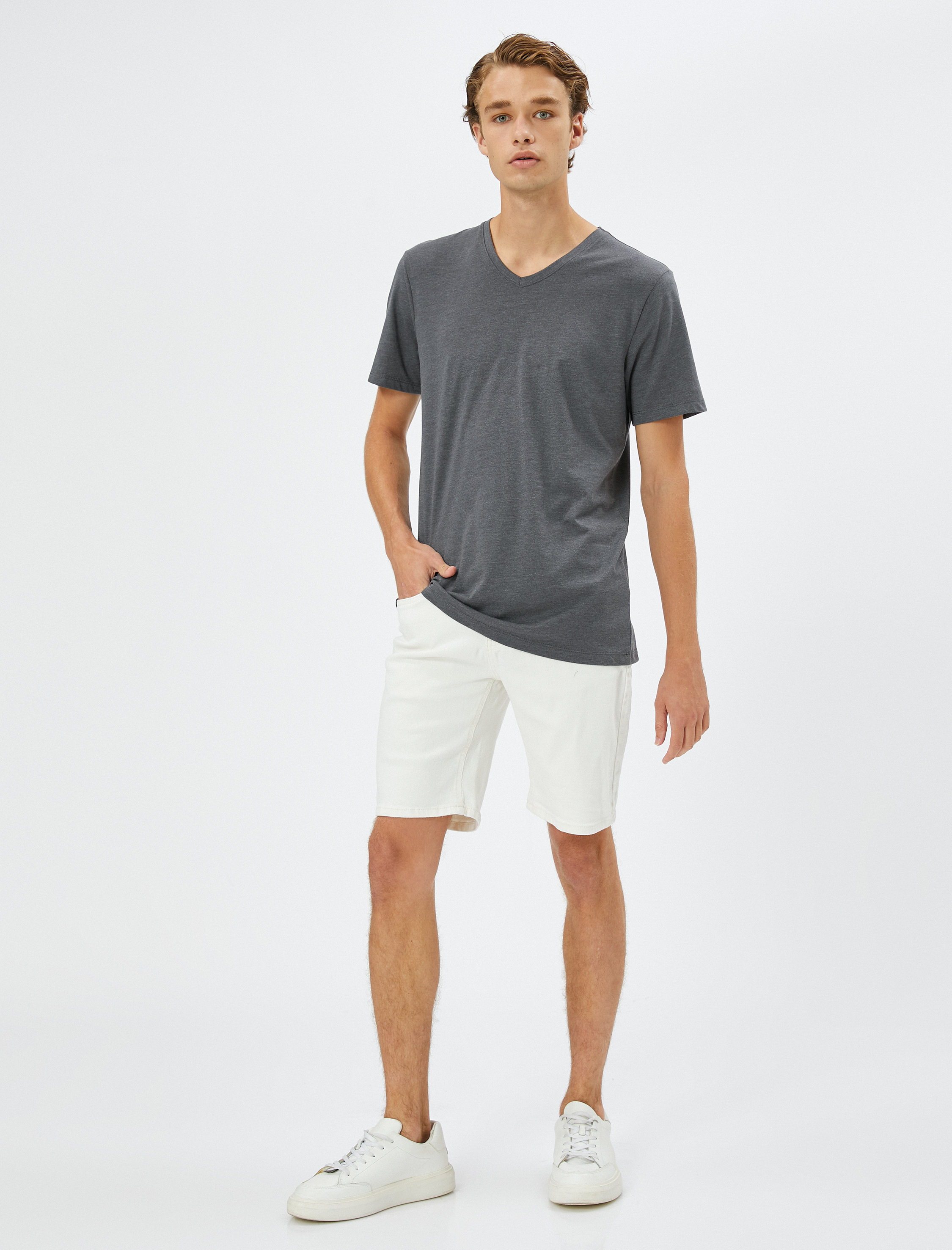   V Yaka Tişört Basic Kısa Kollu Pamuklu