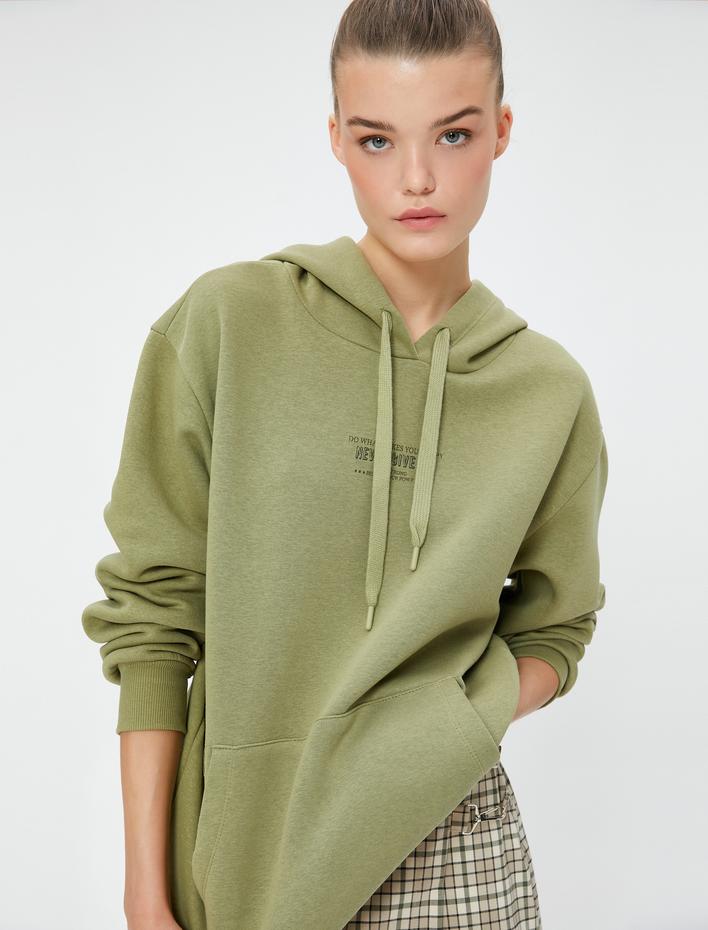  Şardonlu Kapüşonlu Sweatshirt Slogan İşlemeli Rahat Kesim Kanguru Cepli