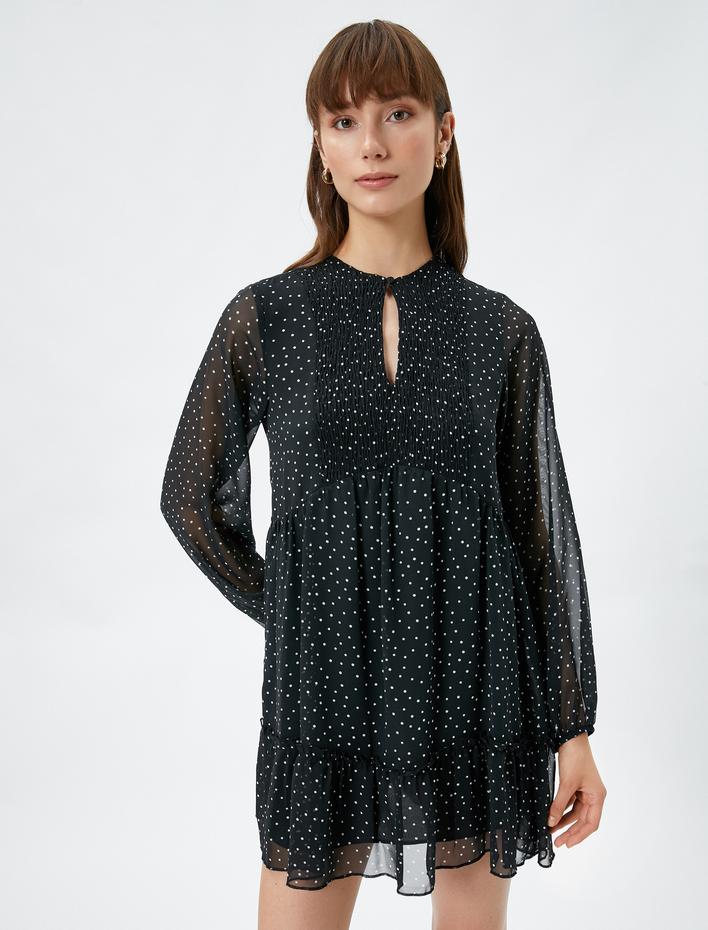  Mini Şifon Puantiyeli Elbise Pencere Detaylı Gipeli