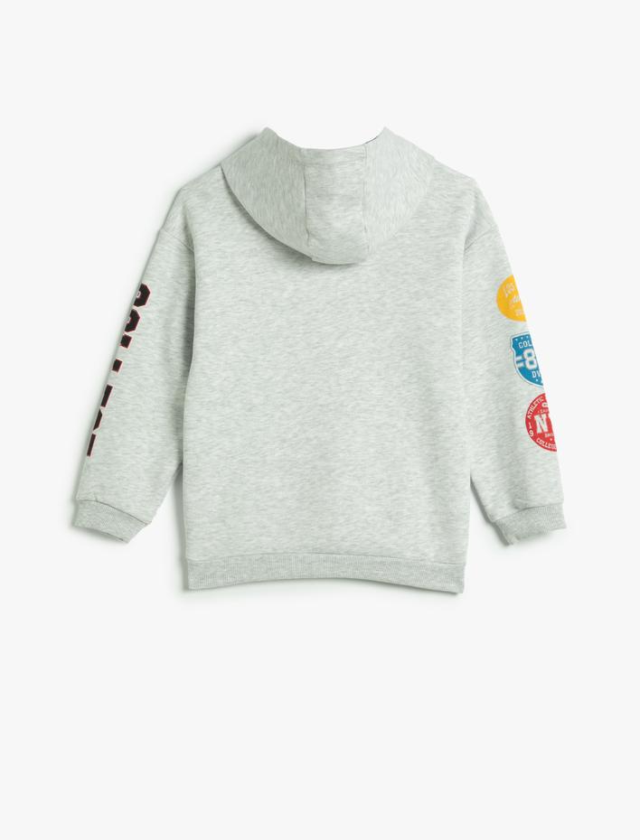 Erkek Çocuk Kolej Kapşonlu Sweatshirt Şardonlu Baskılı ve Aplike Detaylı