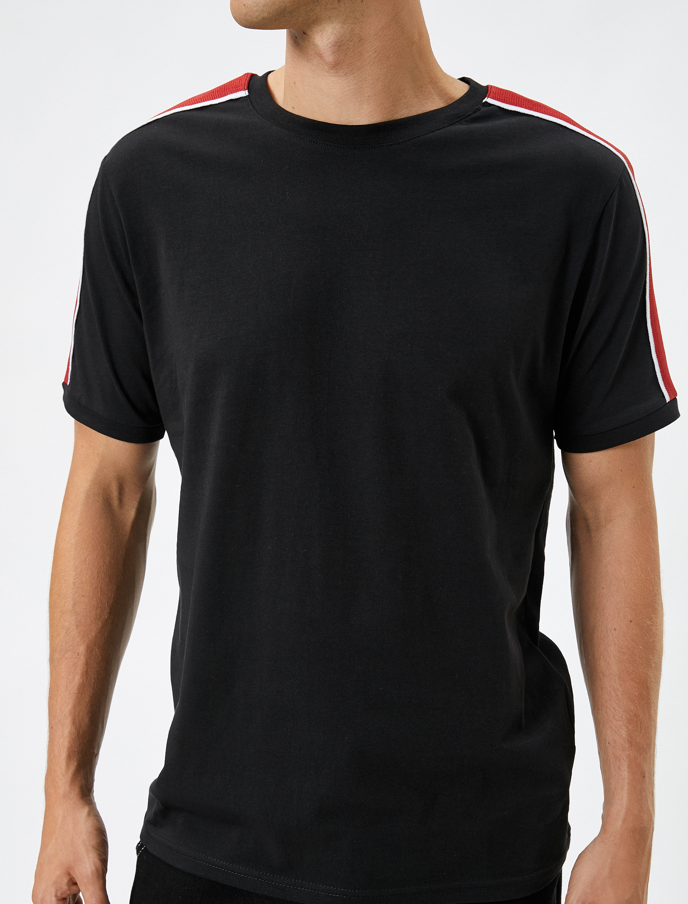   Bisiklet Yaka Tişört Şerit Baskı Detaylı Kısa Kollu