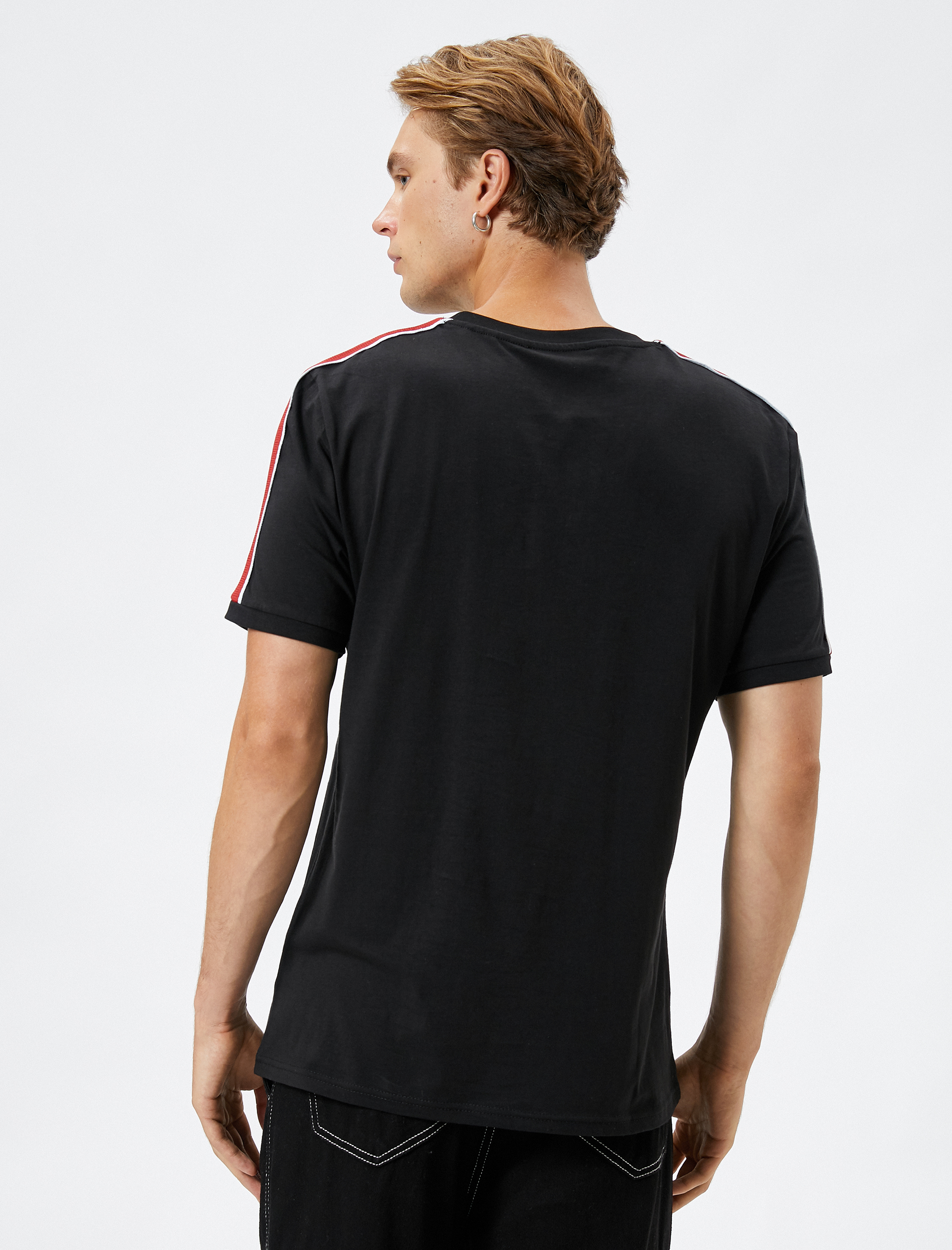   Bisiklet Yaka Tişört Şerit Baskı Detaylı Kısa Kollu