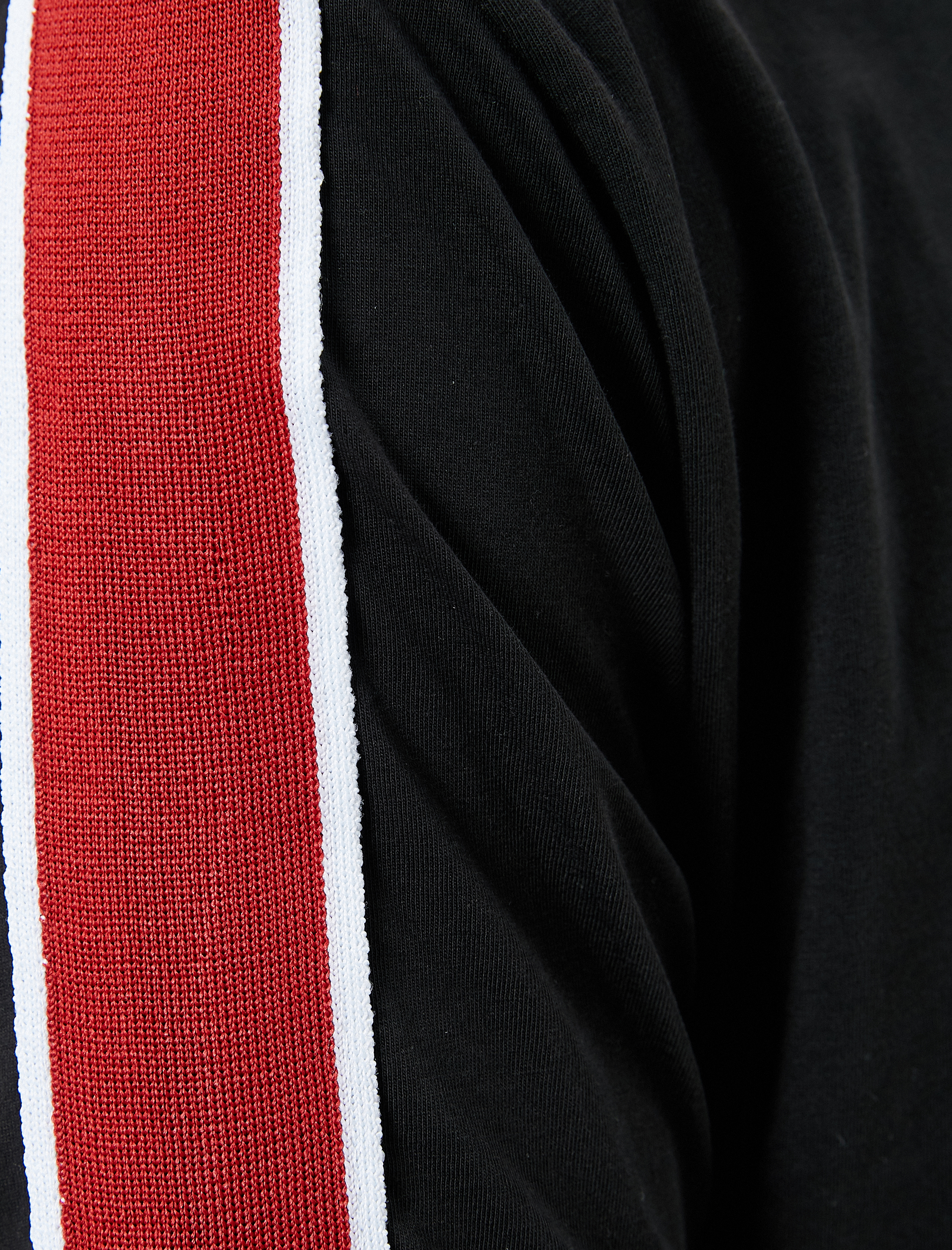   Bisiklet Yaka Tişört Şerit Baskı Detaylı Kısa Kollu