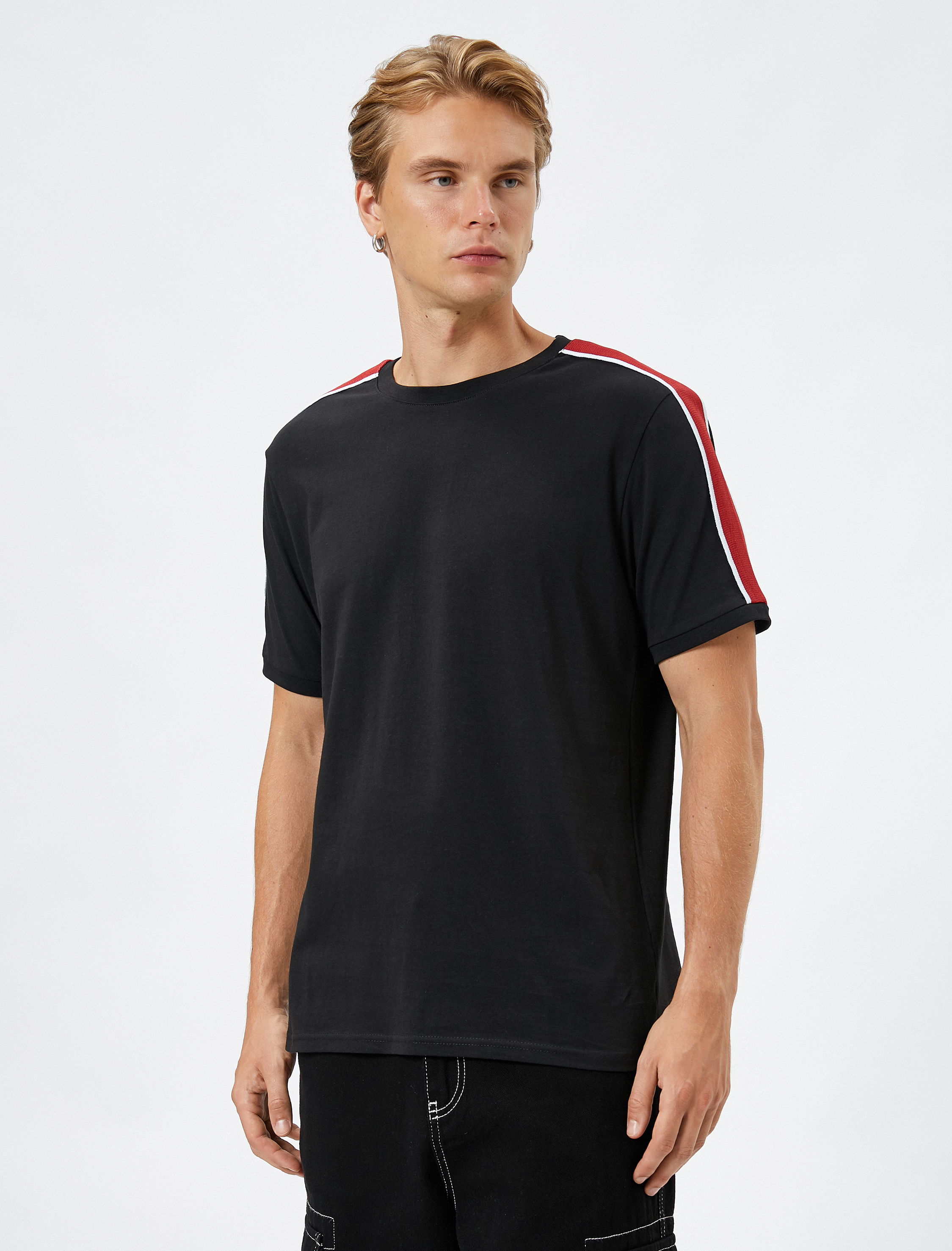   Bisiklet Yaka Tişört Şerit Baskı Detaylı Kısa Kollu