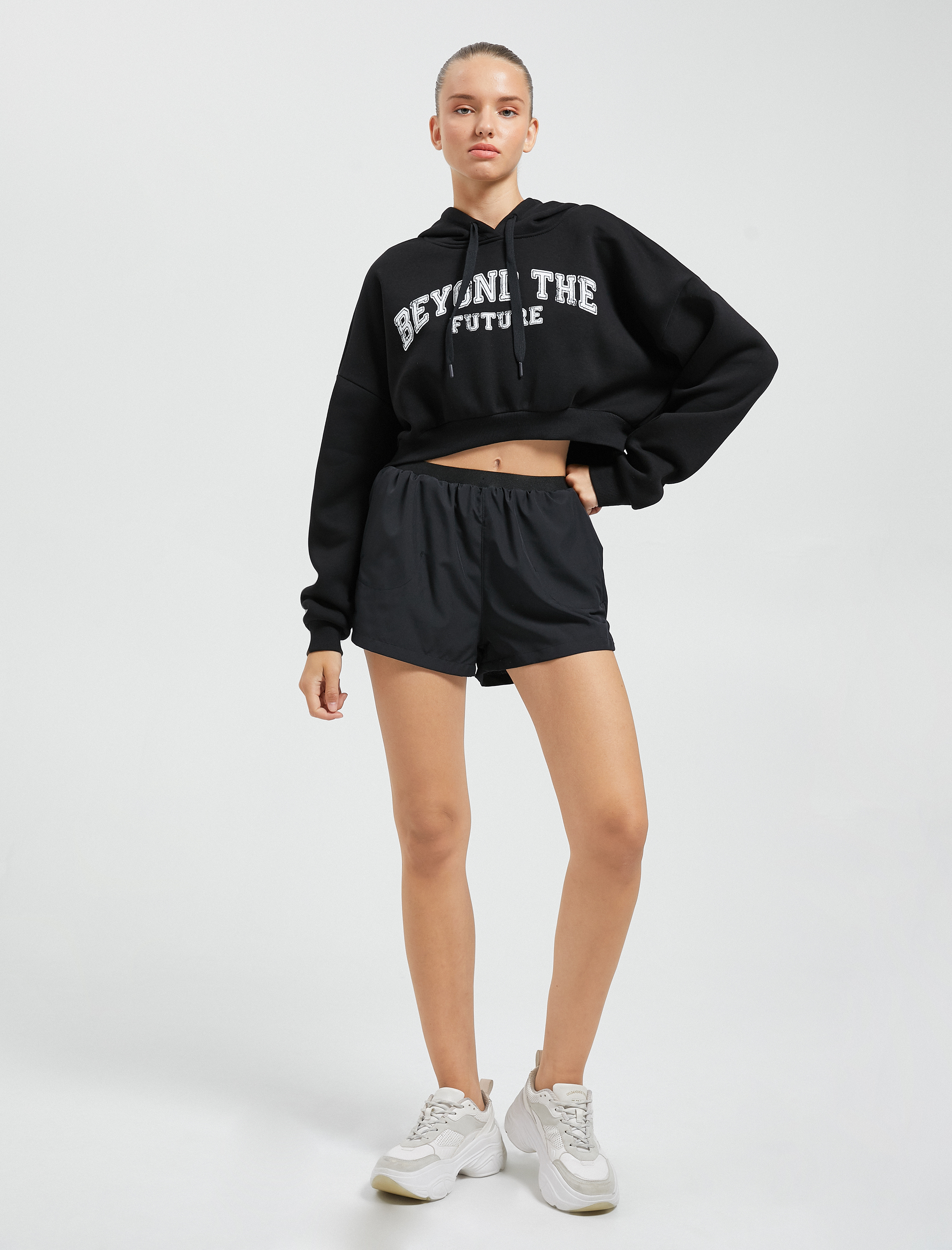   Şardonlu Crop Sweatshirt Spor Slogan Nakışlı Kapüşonlu Ribanalı
