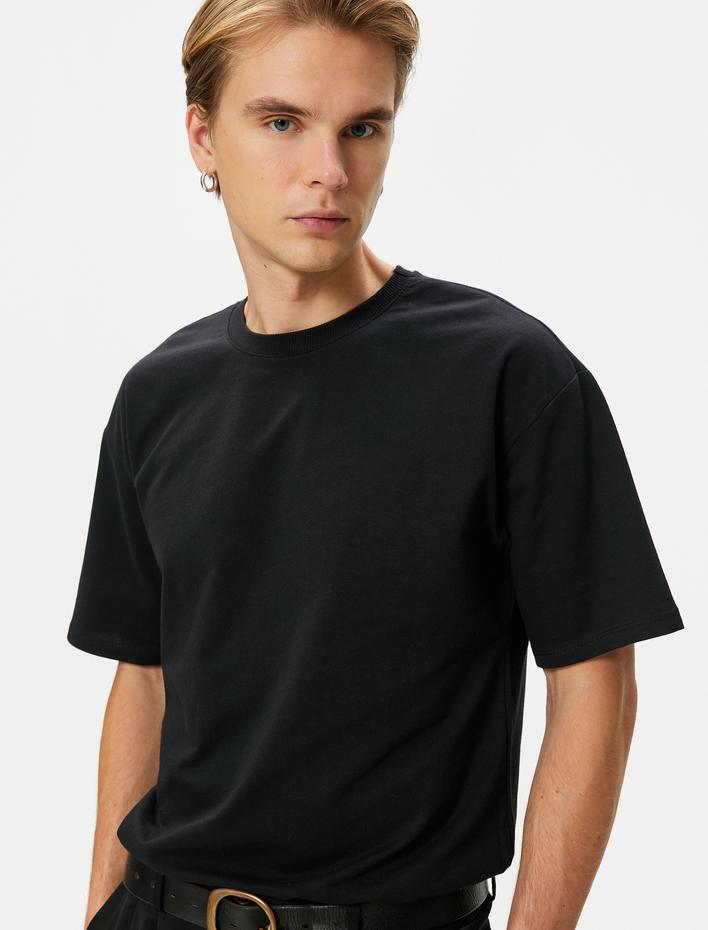  Basic Oversize Tişört Bisiklet Yaka Düşük Omuzlu Kısa Kollu Pamuklu