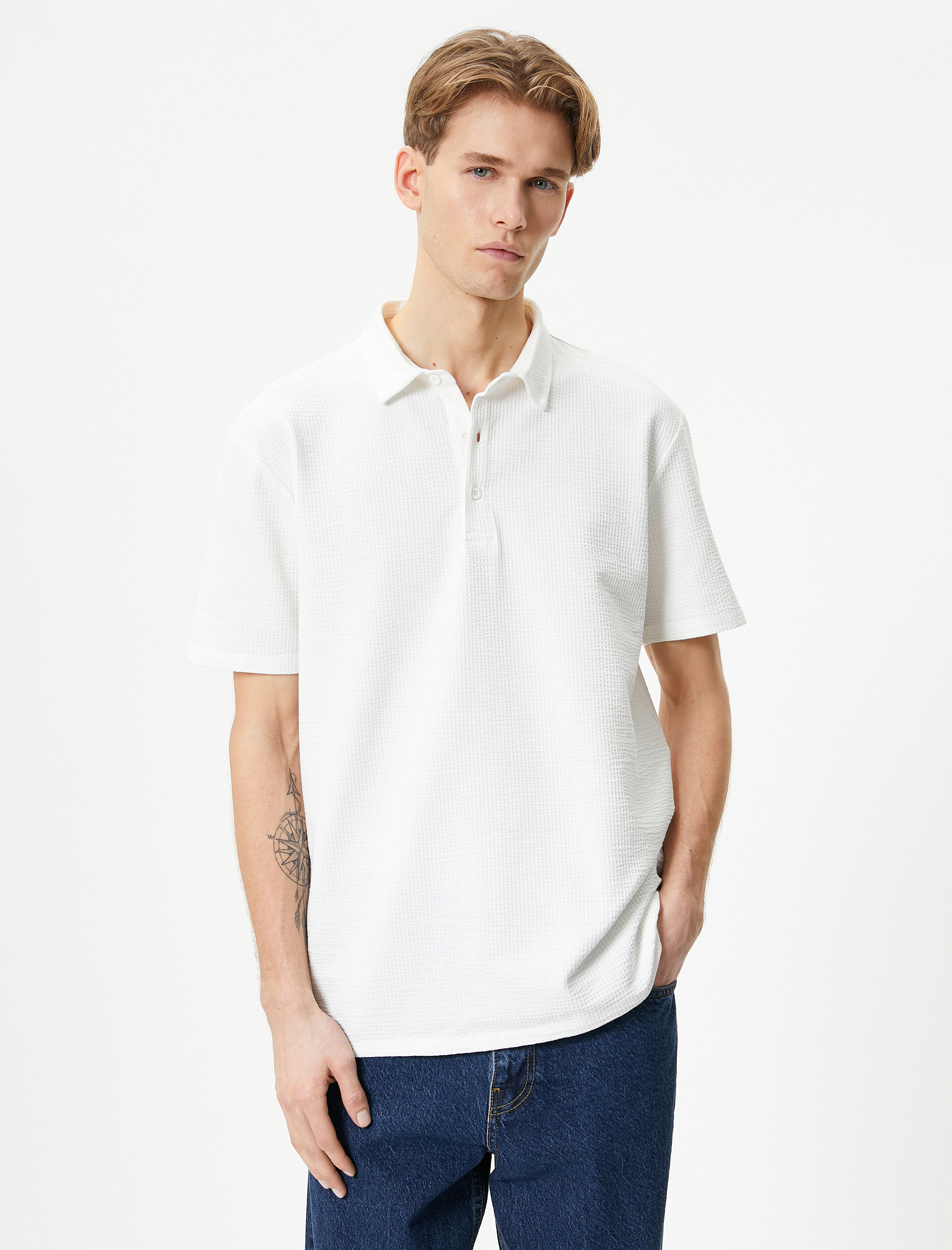   Polo Yaka Tişört Jakarlı Dokulu Düğmeli Kısa Kollu