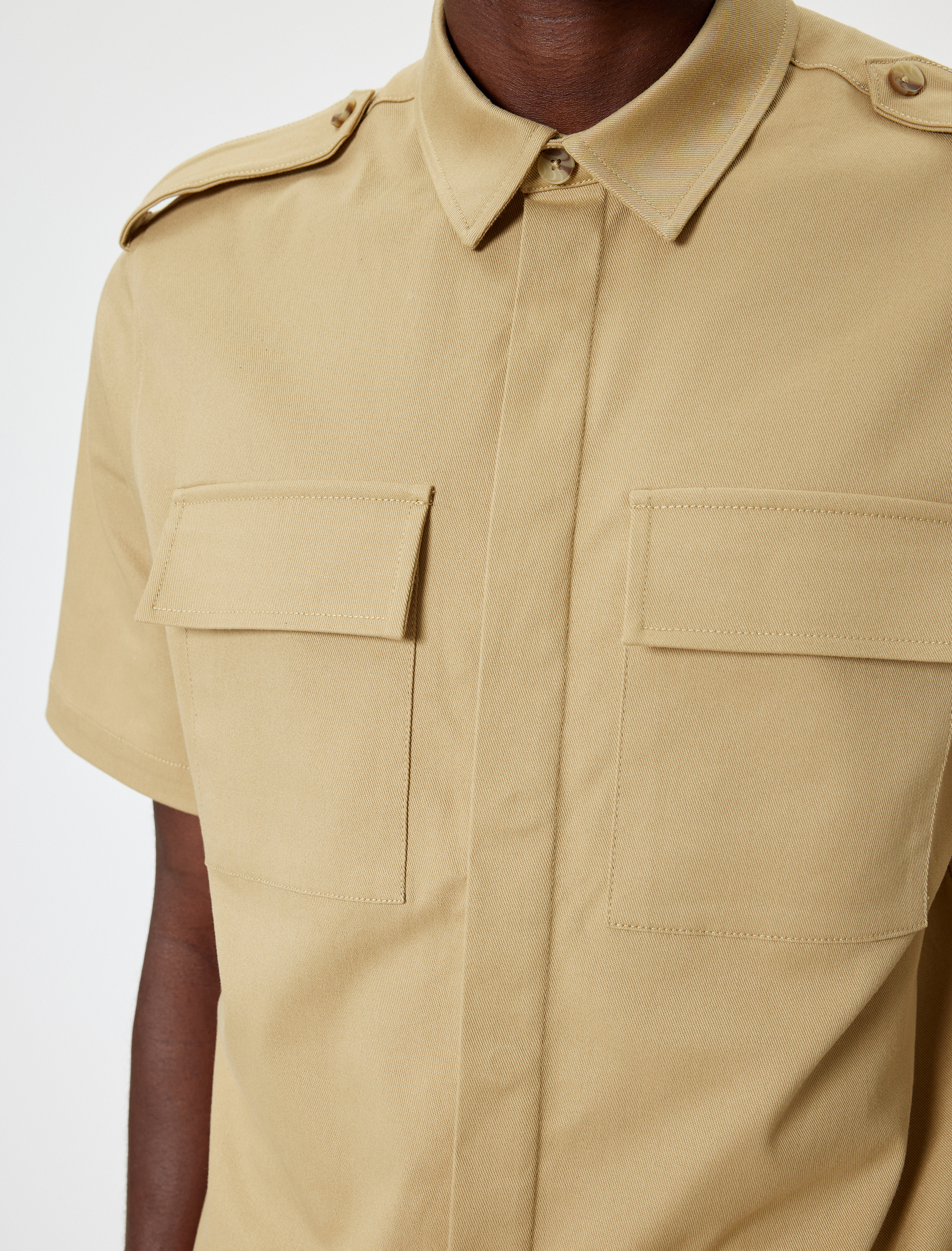   Kısa Kollu Gömlek Kapaklı Cep Detaylı Düğmeli Pamuklu Regular Fit