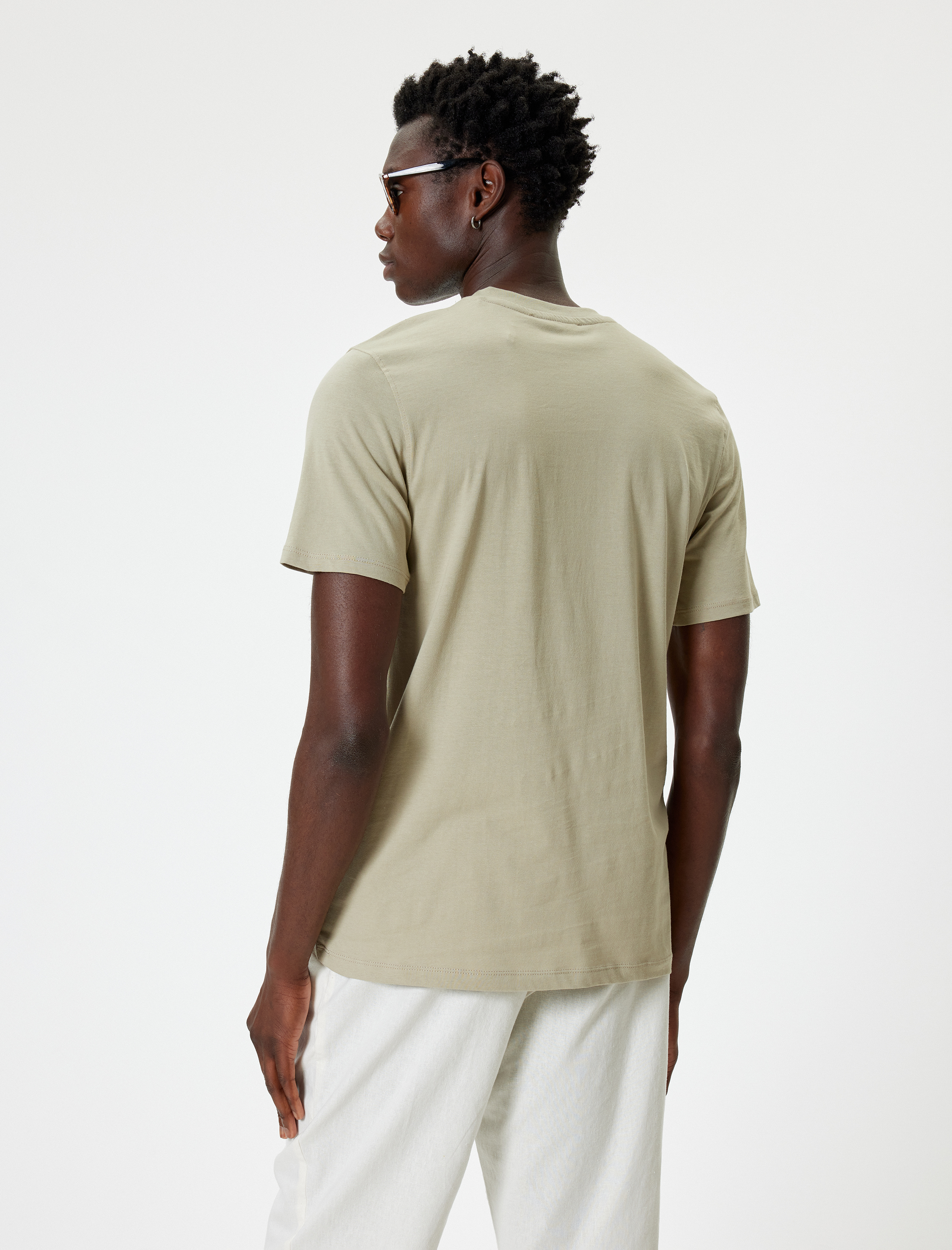   Dar Kesim Pamuklu Kısa Kollu Bisiklet Yaka Basic Tişört