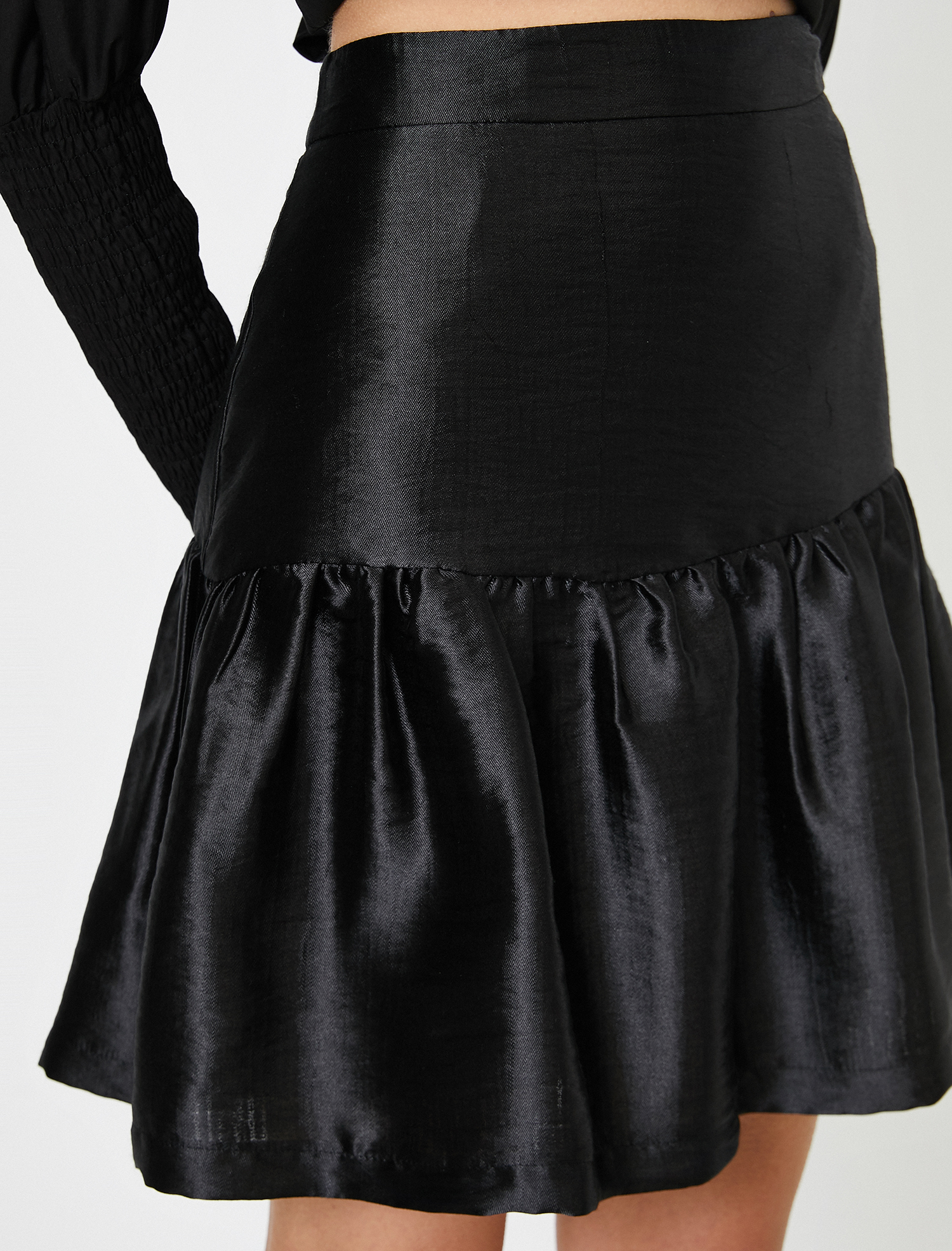   Fırfır Detaylı Mini Etek