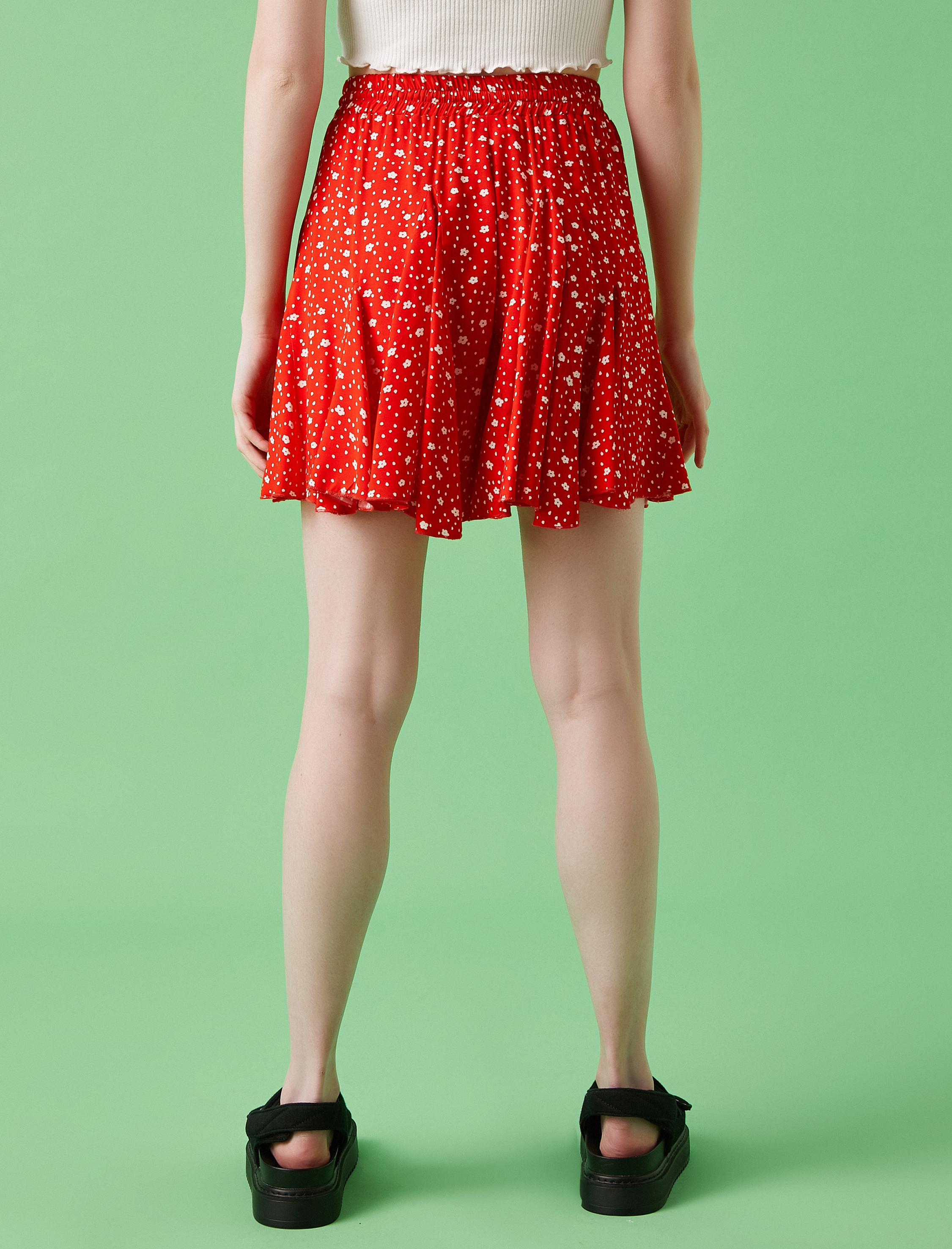   Belden Bağlamalı Şort Desenli