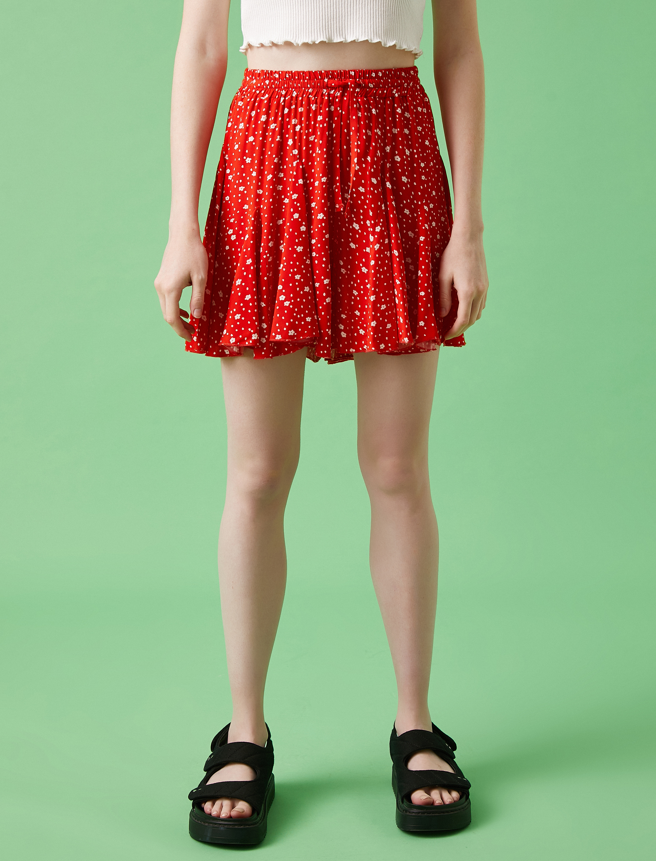   Belden Bağlamalı Şort Desenli