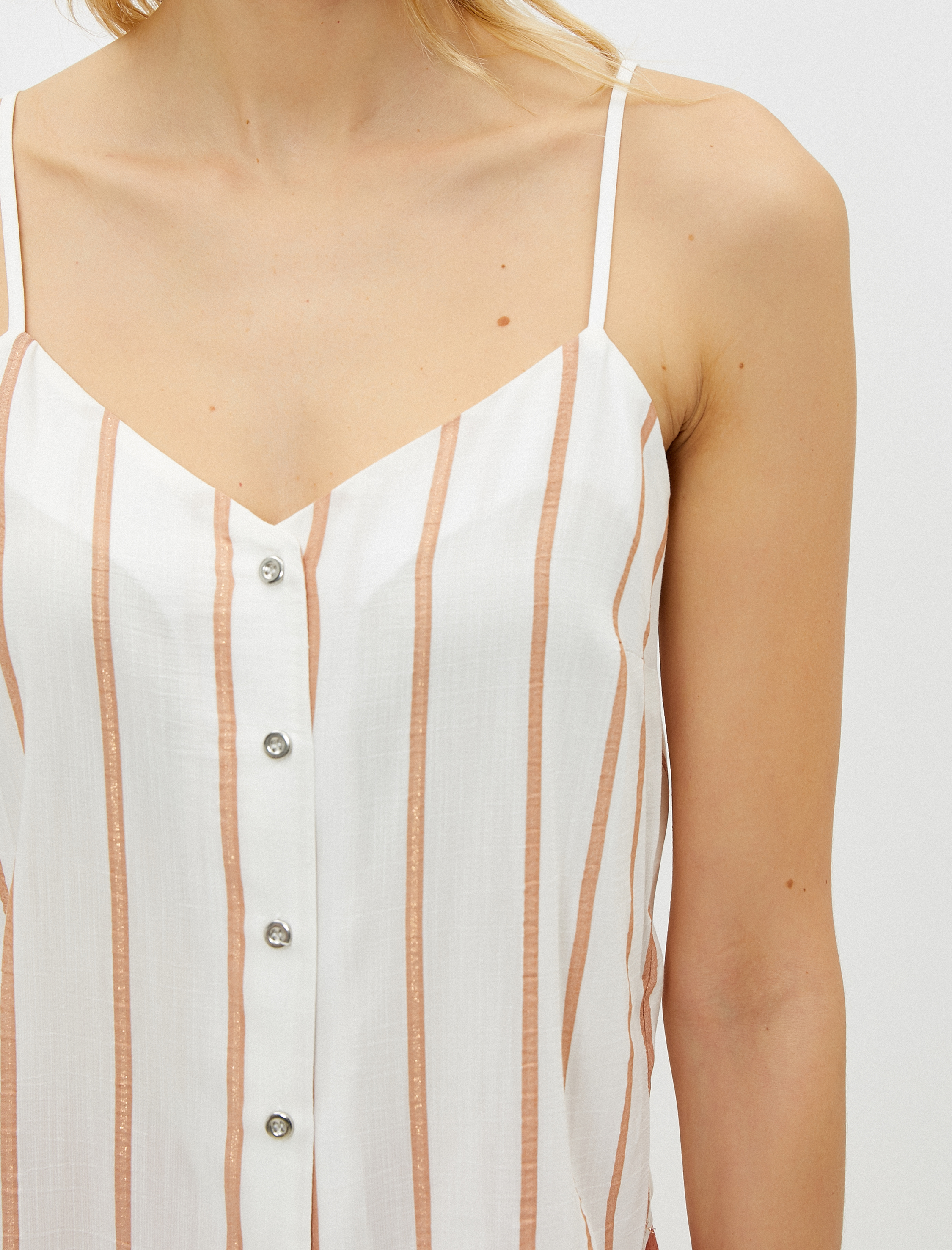   Çizgili V Yaka Atlet