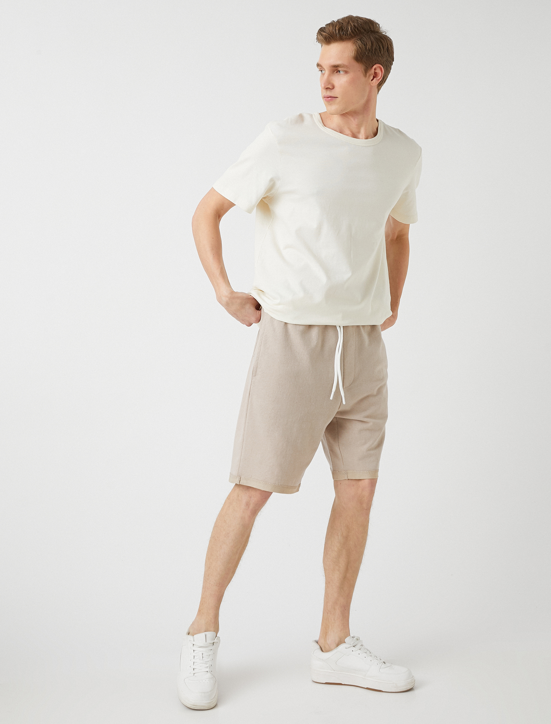   Slim Fit Etiketli Şort