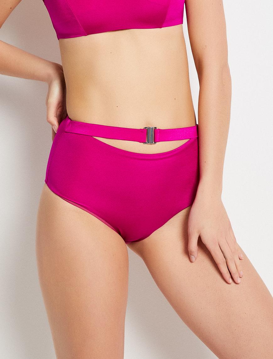   Kemer Detaylı Bikini Üstü
