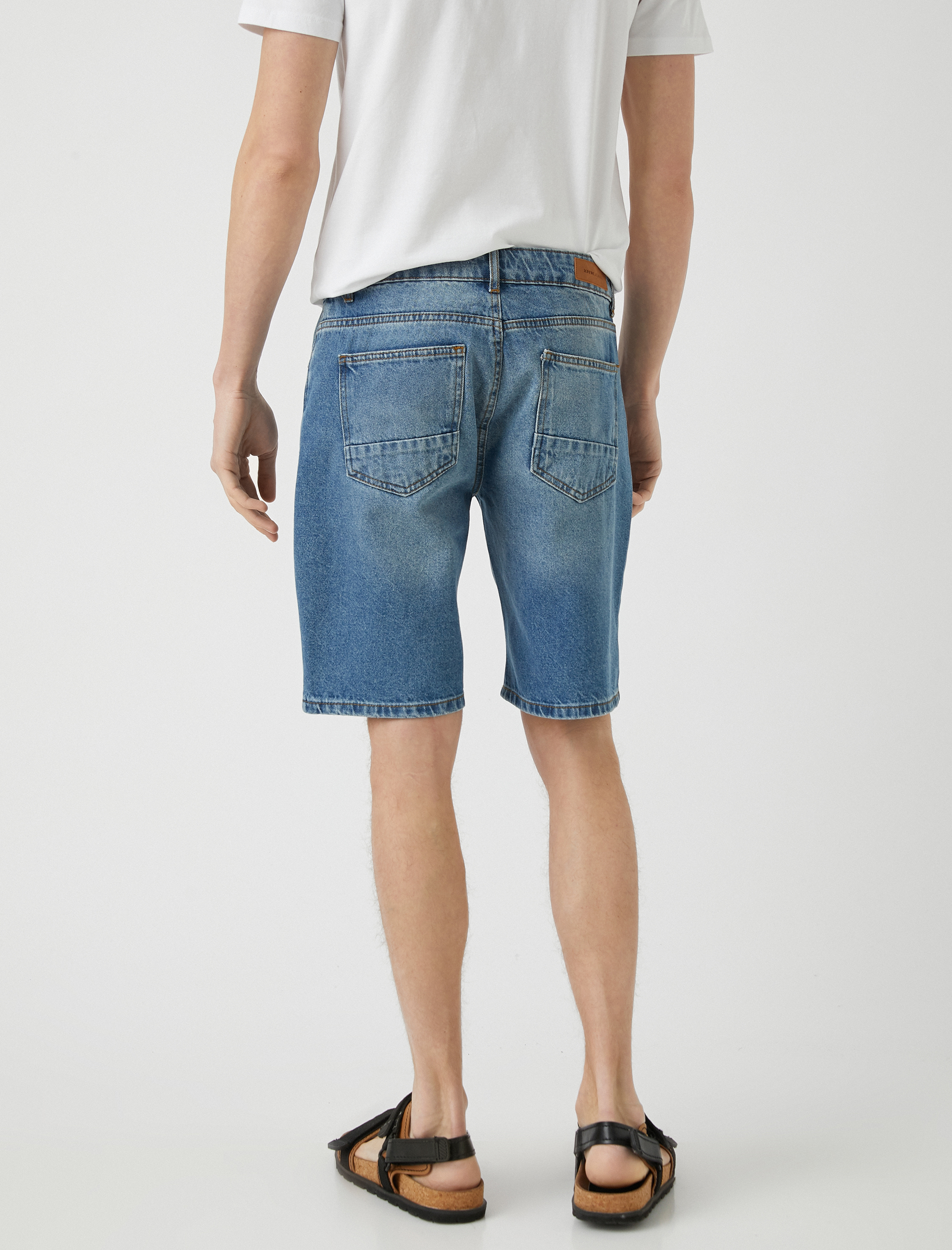   Eskitilmiş Kot Şort