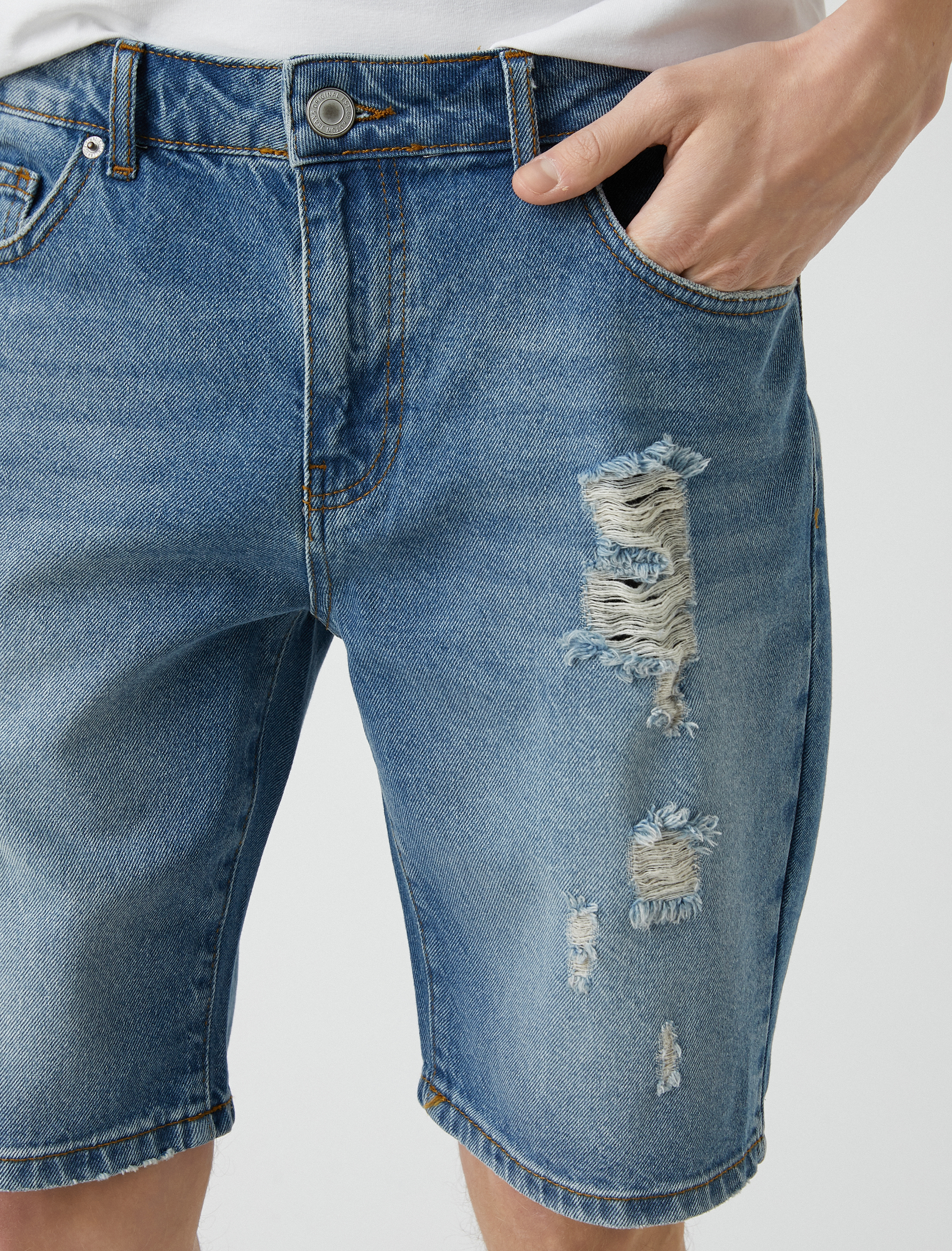   Eskitilmiş Kot Şort