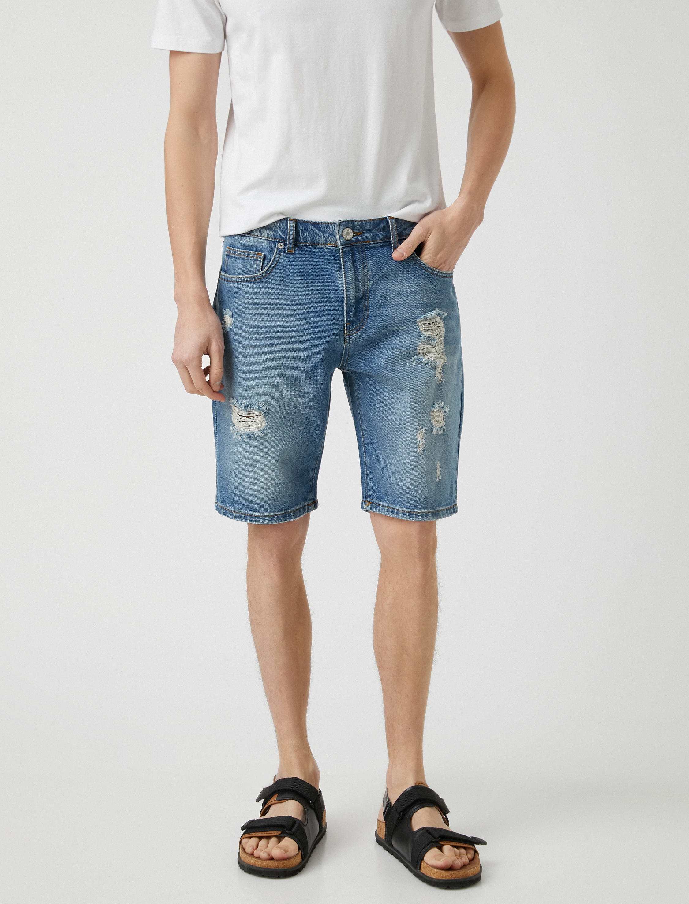   Eskitilmiş Kot Şort