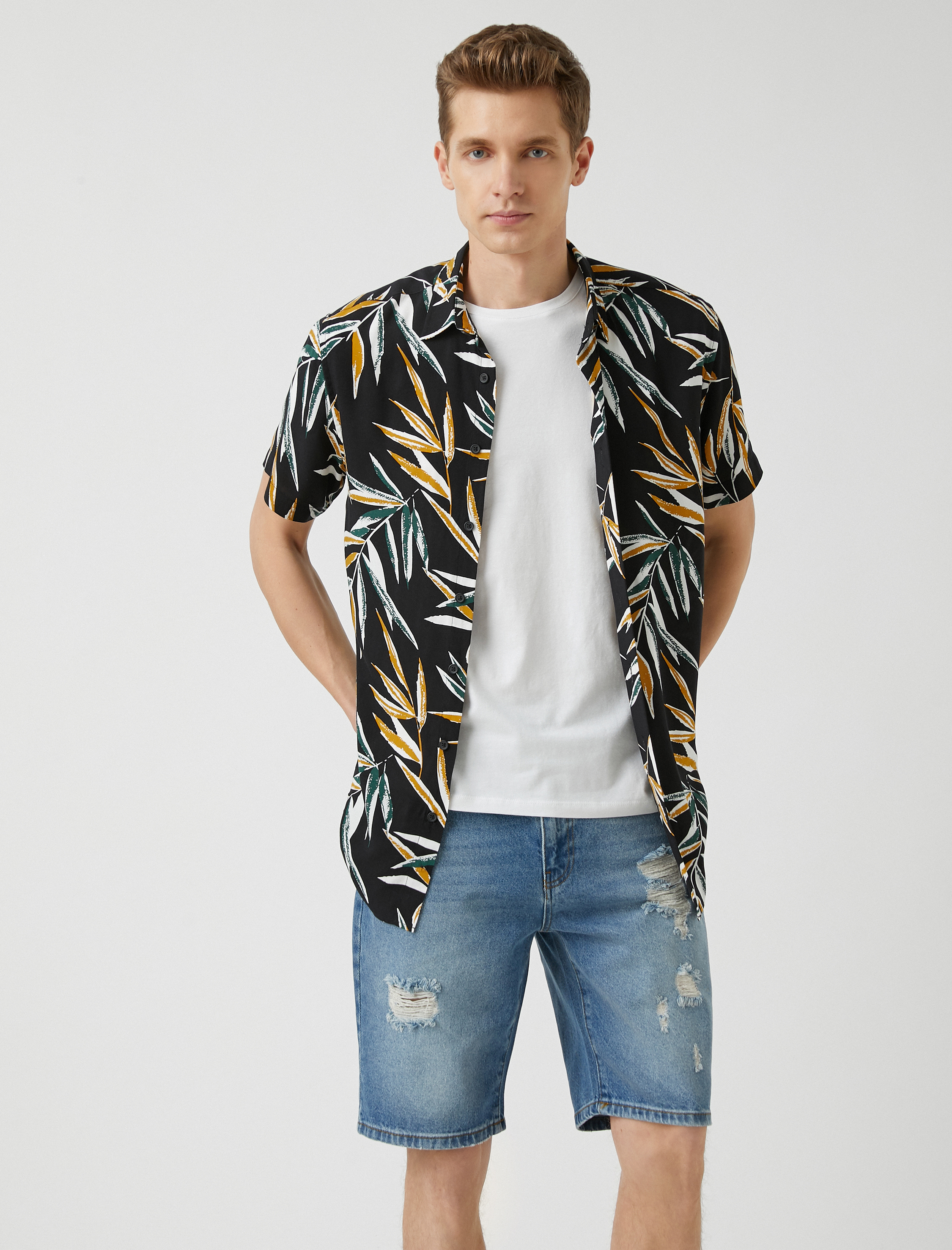   Eskitilmiş Kot Şort