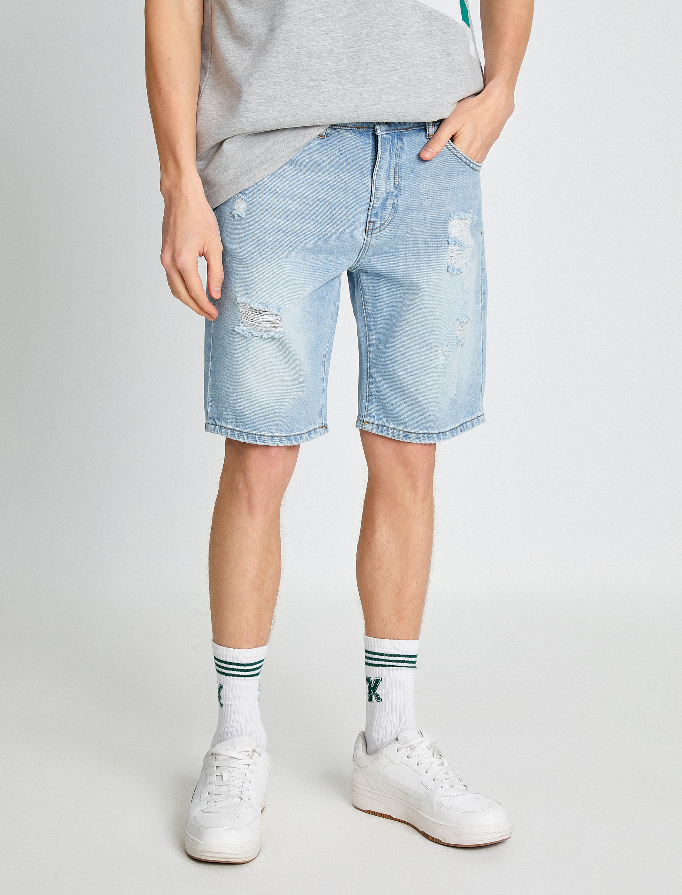   Eskitilmiş Kot Şort