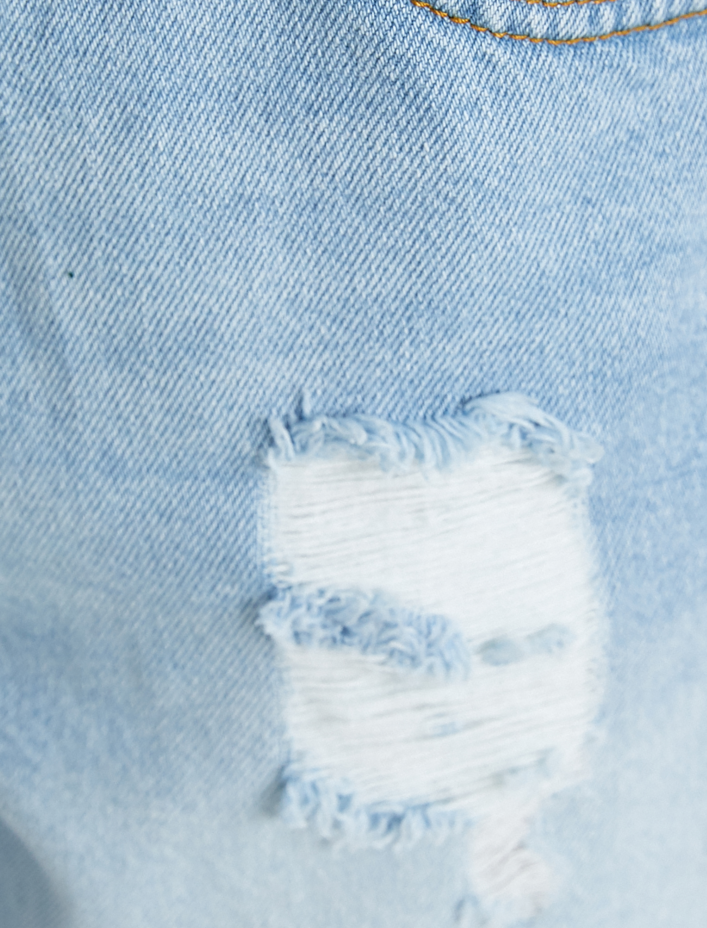   Eskitilmiş Kot Şort