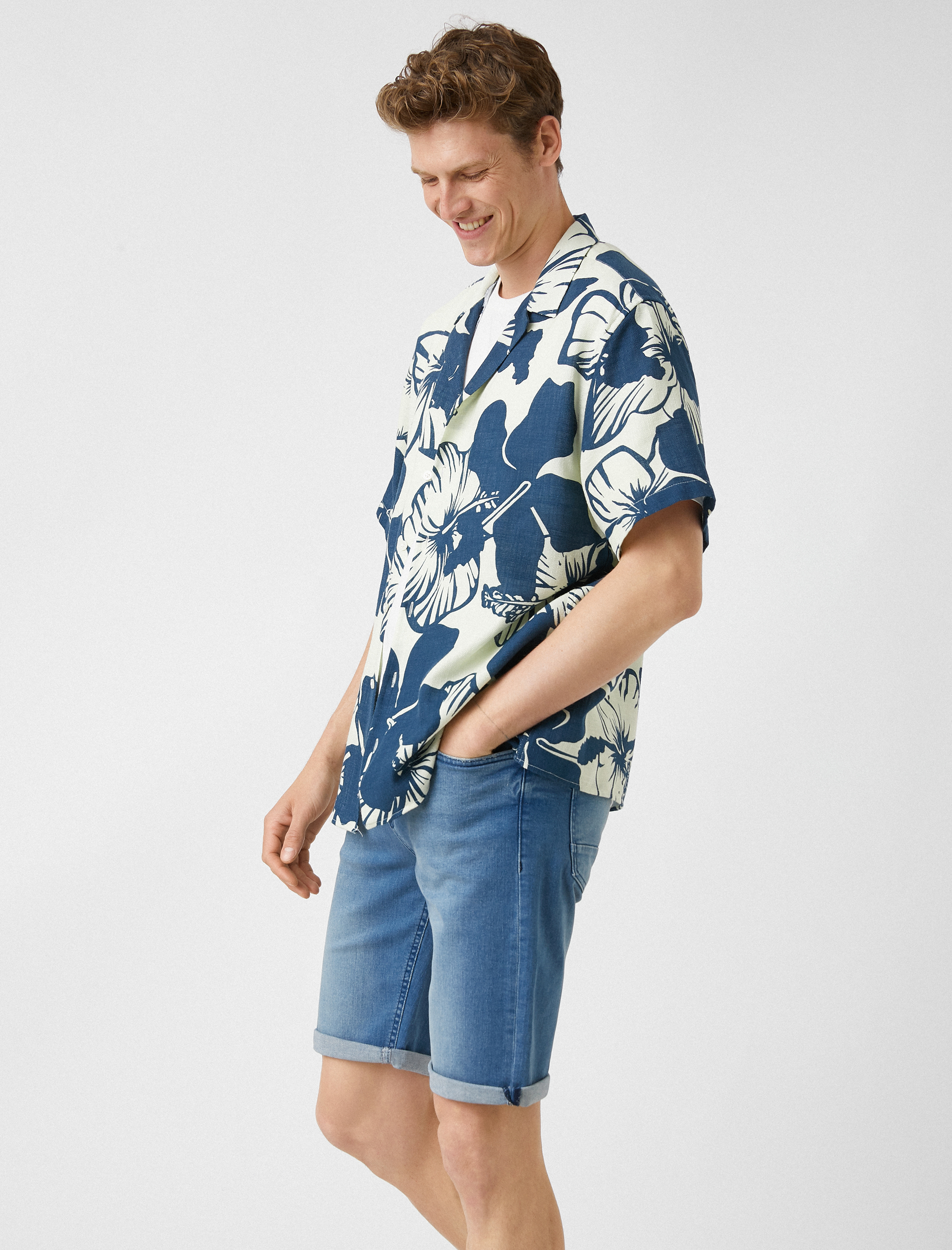   Katlı Paça Kot Şort