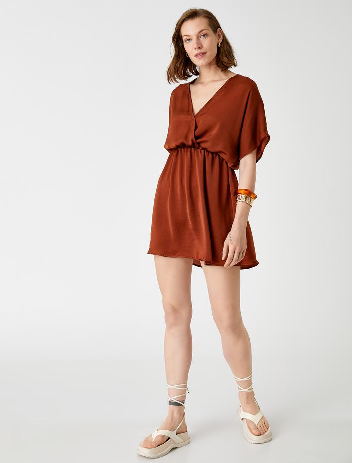  Mini Elbise V Yaka Kısa Kollu Saten Görünümlü